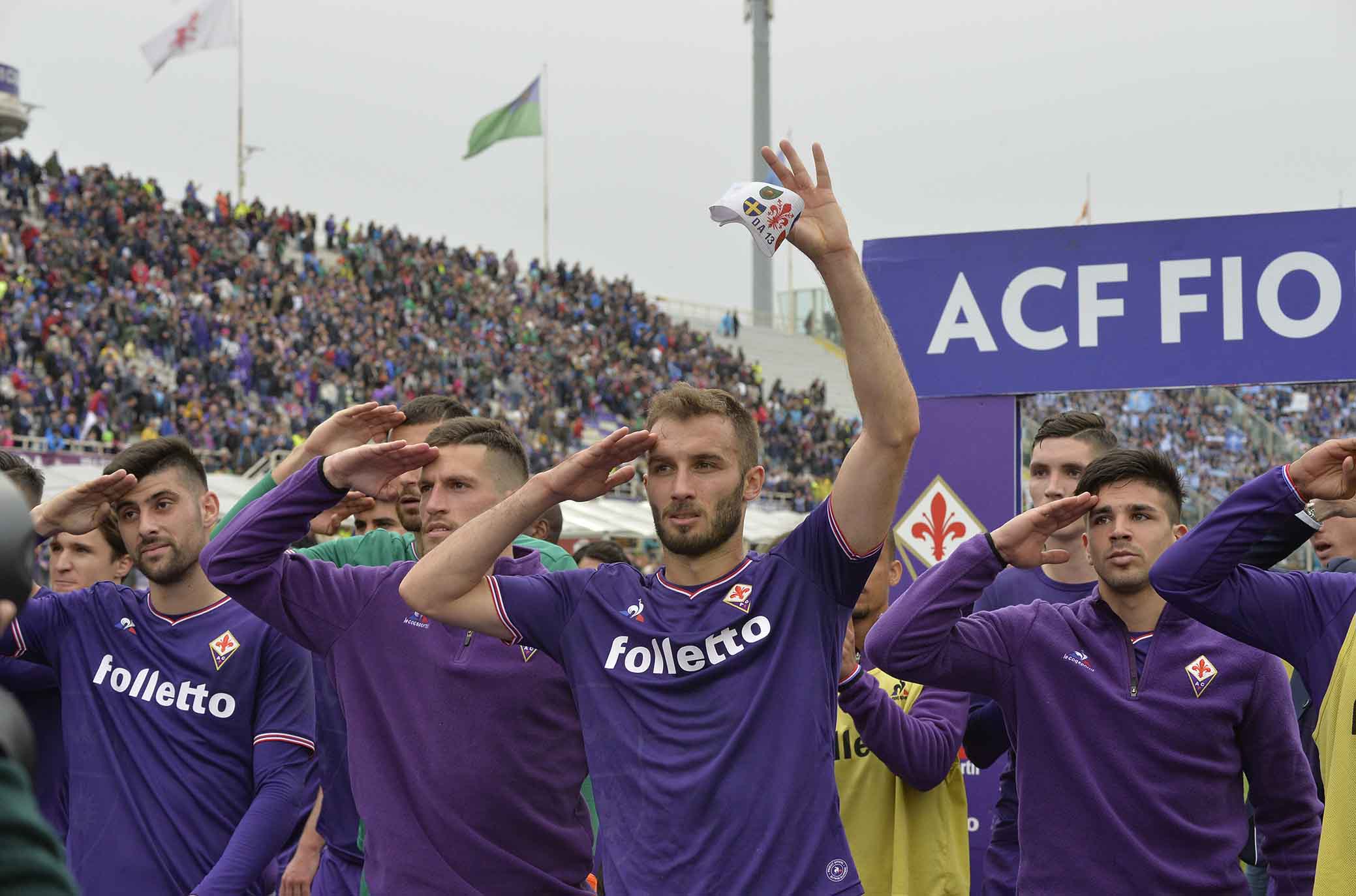 Difesa della Fiorentina attesa alla prova Lazio, 2° attacco della Serie A. Sfida elettrizzante, occhio alla fisicità dei biancocelesti