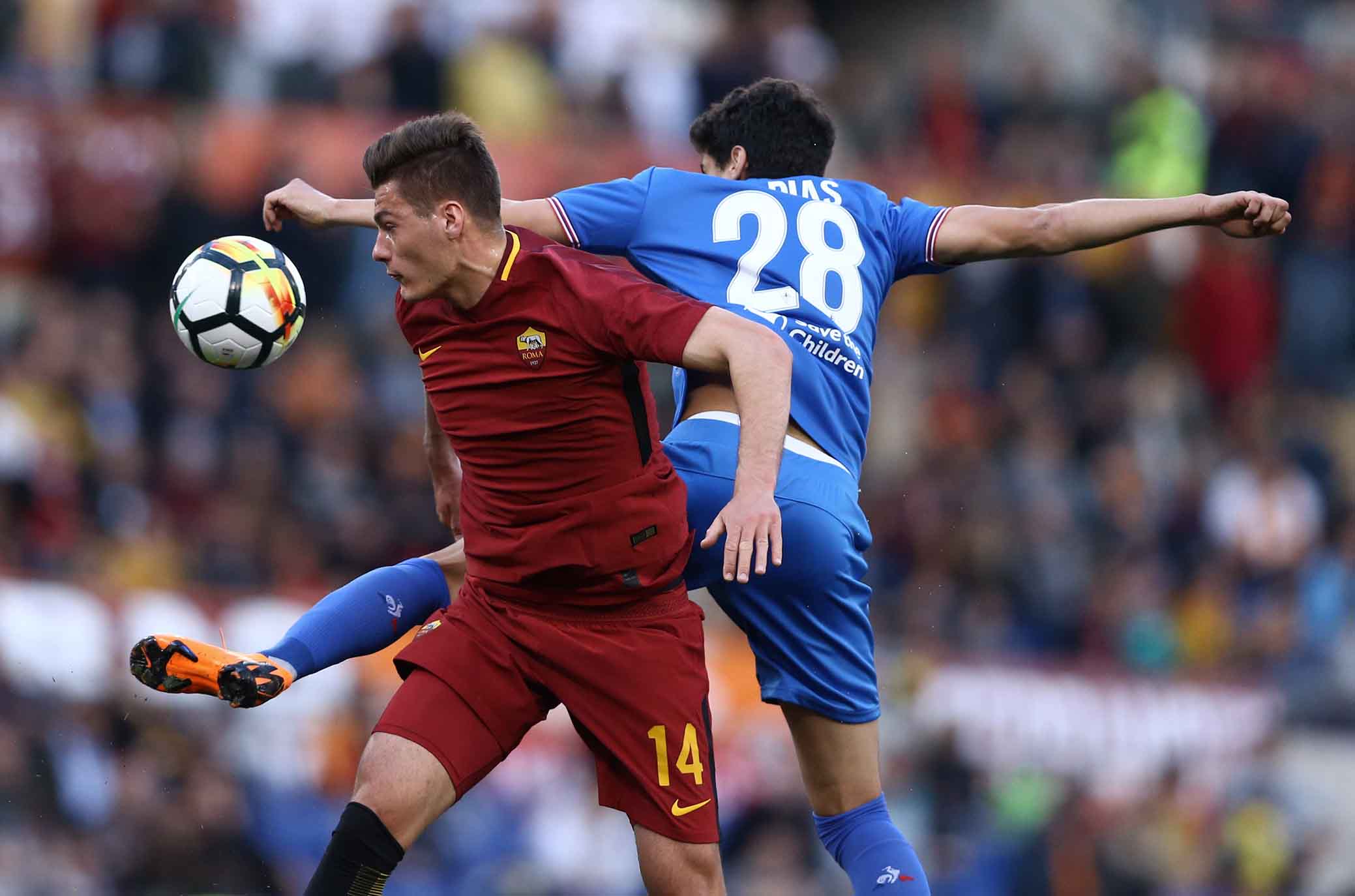 Porte girevoli in attacco: via Simeone per far posto a Schick?