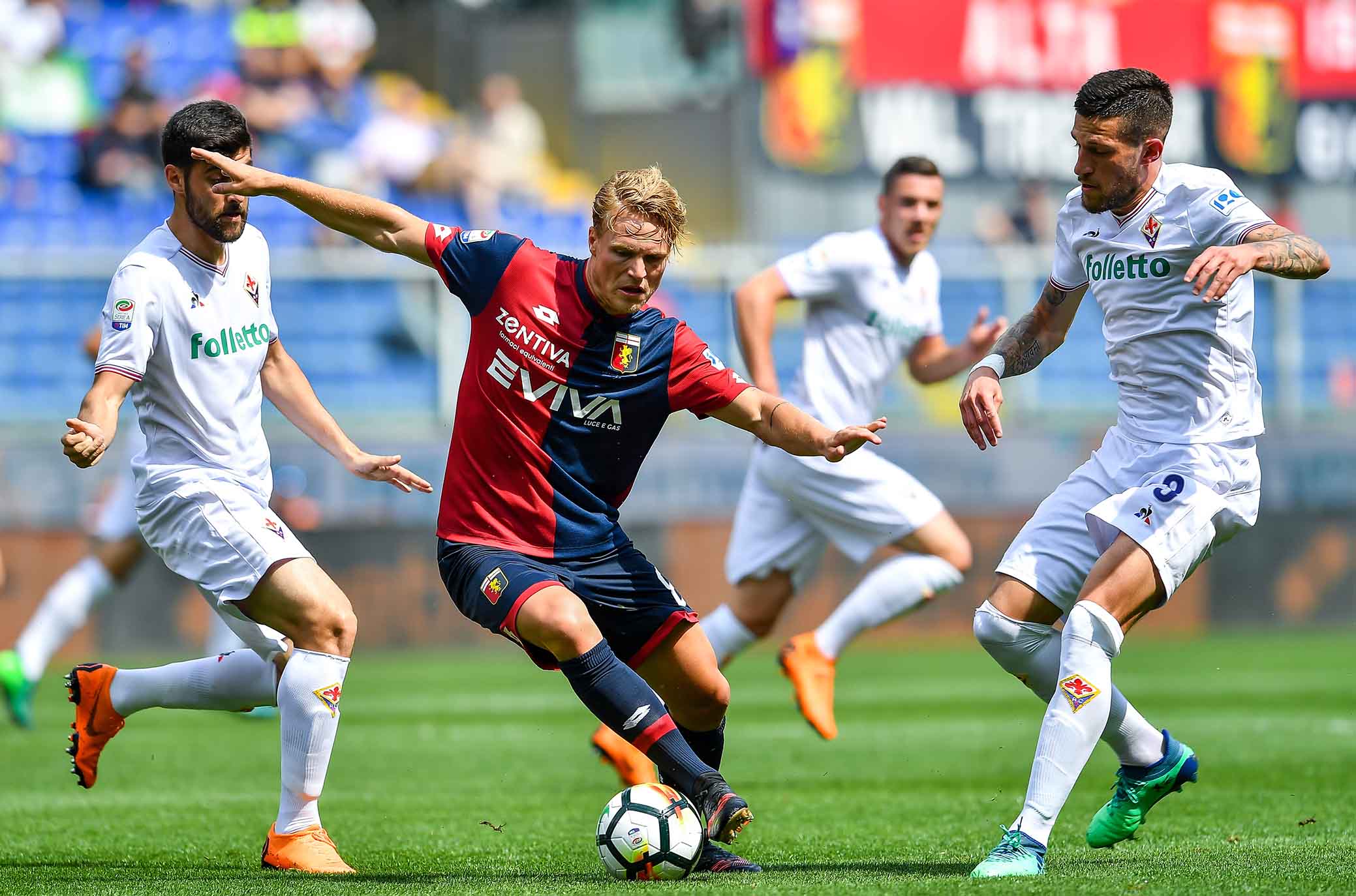 Il programma della giornata: ultima partita dell'anno, alle 15.00 Genoa-Fiorentina