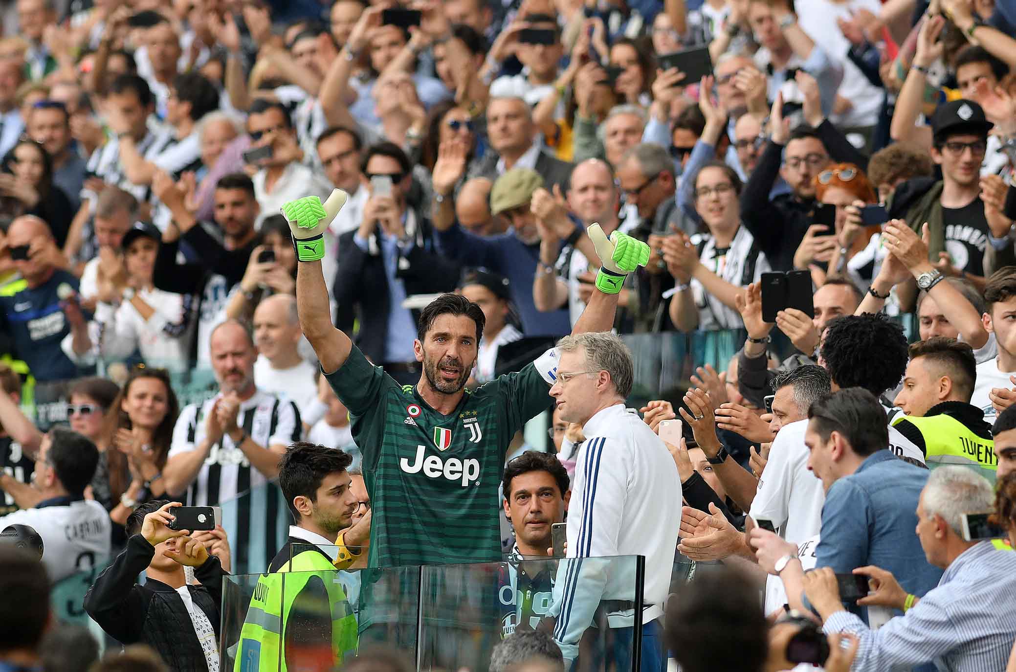 Ajax-Juventus, arrestati tifosi bianconeri nei pressi dello stadio