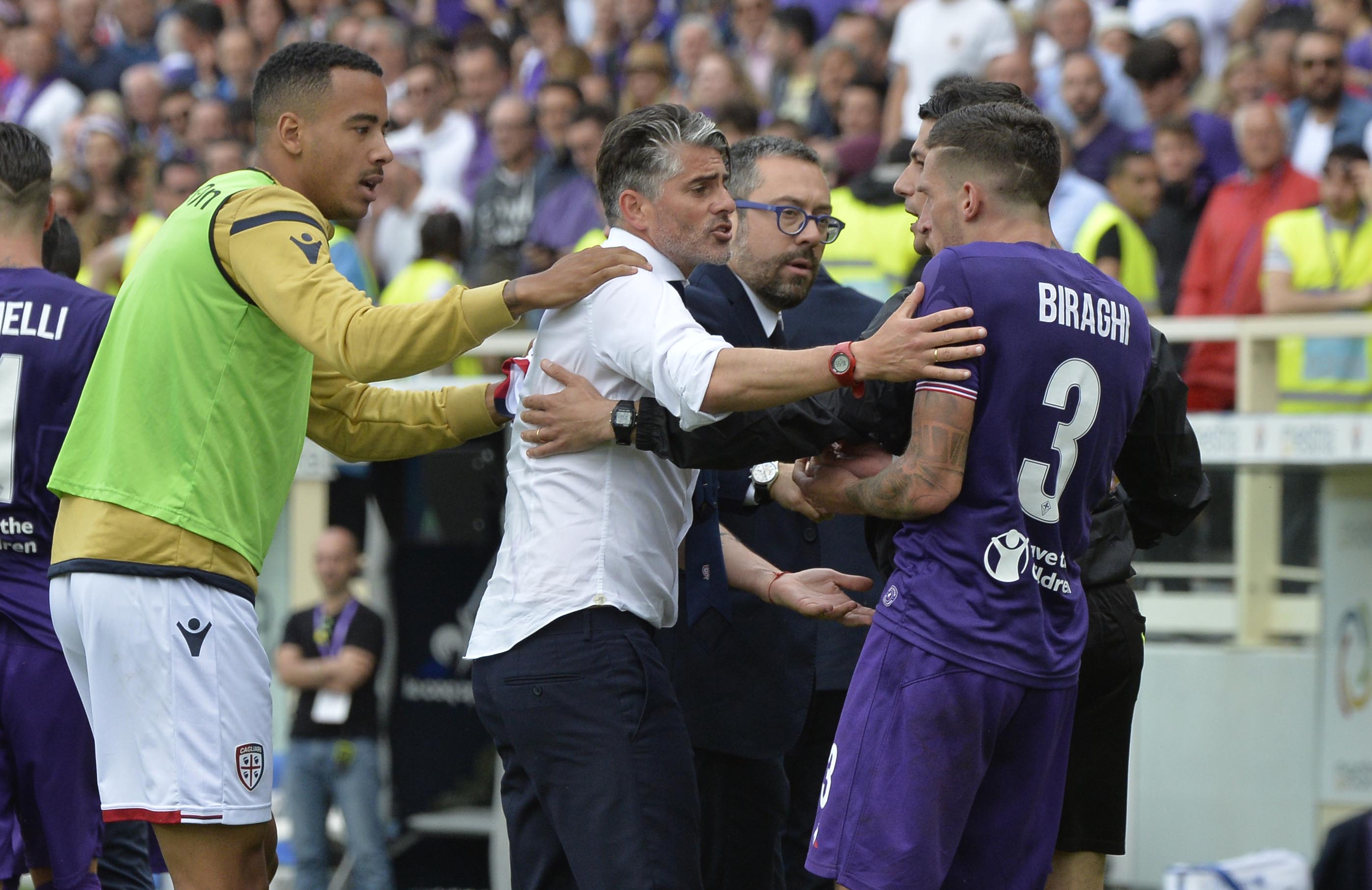 FIORENTINA-CAGLIARI 13-05-2018 RISSA A FINE PARTITA DIEGO LOPEZ CALMA I GIOCATORI. SILPRESS/GALASSI SILVANO