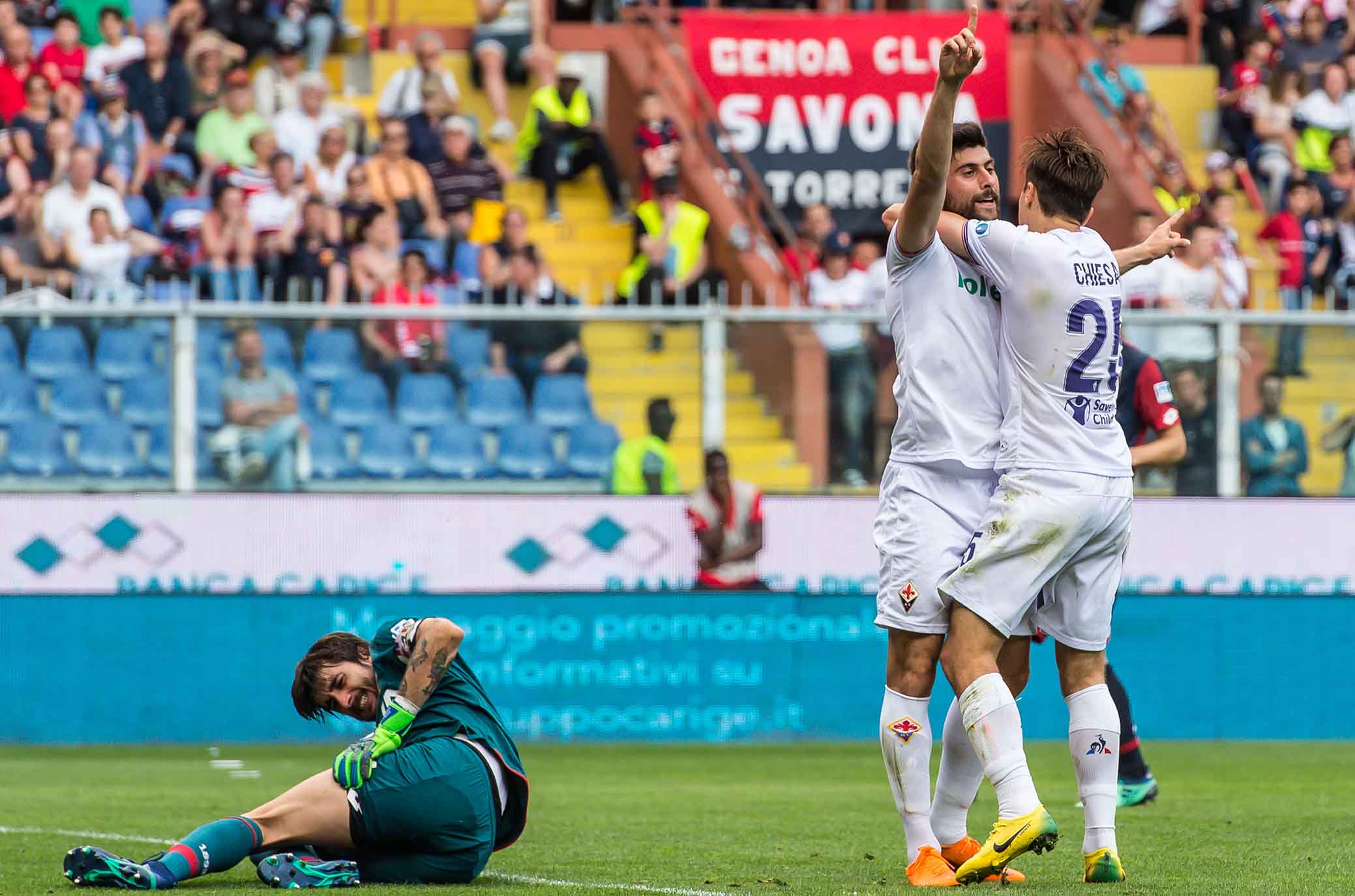 Genova, 06/05/2018 Serie A/Genoa-Fiorentina Gol Fiorentina (0-1): delusione Mattia Perin - esultanza Marco Benassi-Federico Chiesa. SILPRESS