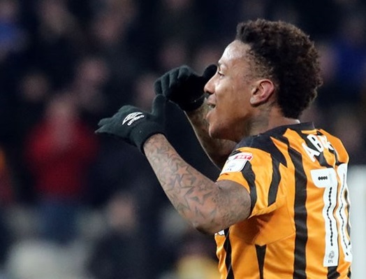 Occhi su Abel Hernandez, in scadenza con l'Hull City. Piace ancora Nestorovski