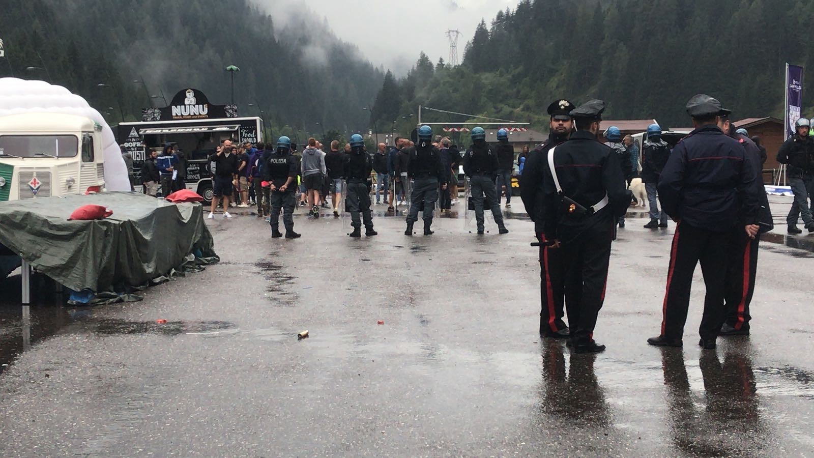 Tensione tra tifosi prima di Fiorentina-Venezia. Adesso la situazione è tranquilla (FOTO)