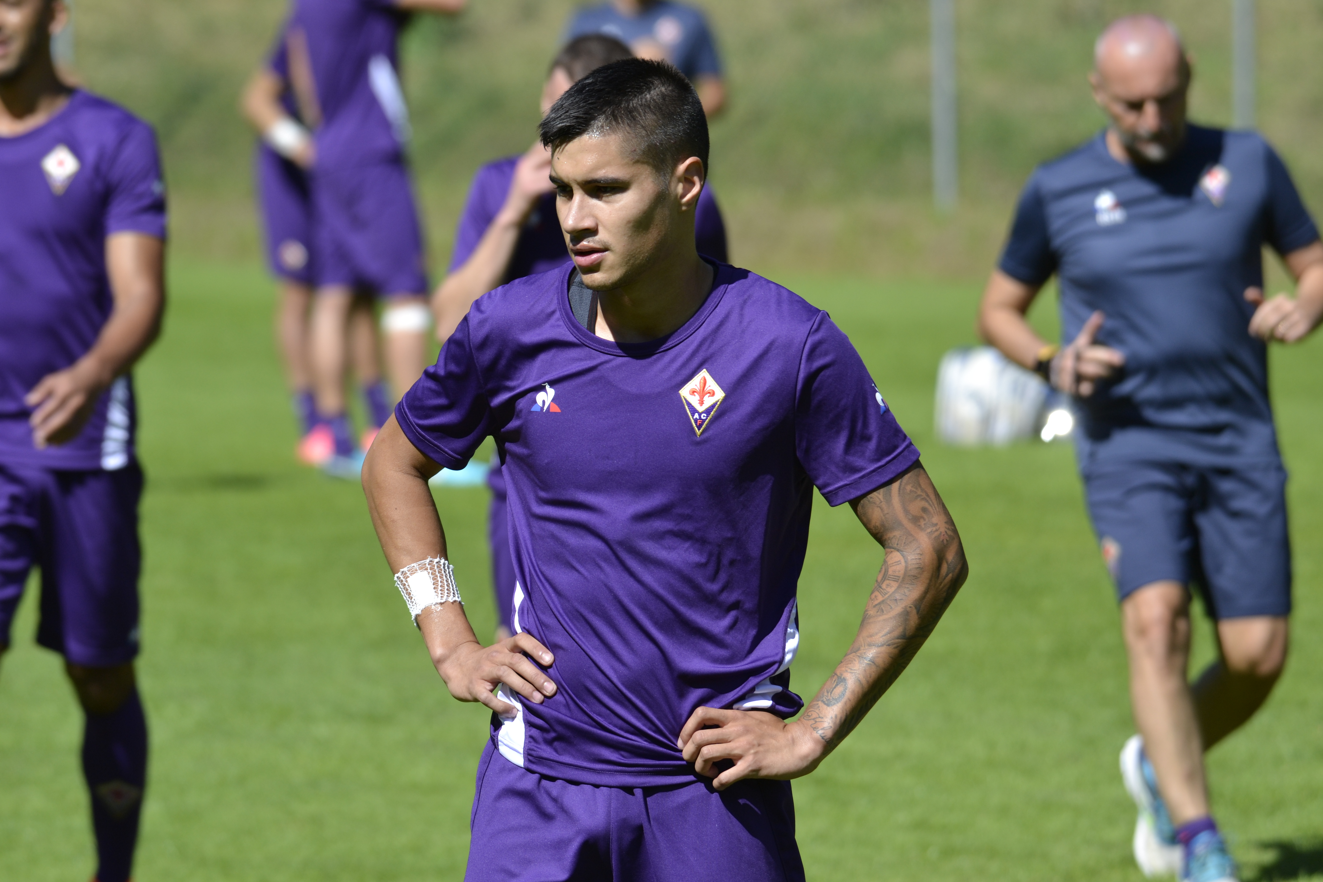 Diks: "Alla Fiorentina ho un avuto un problema al ginocchio, per guarire sono andato in Belgio"