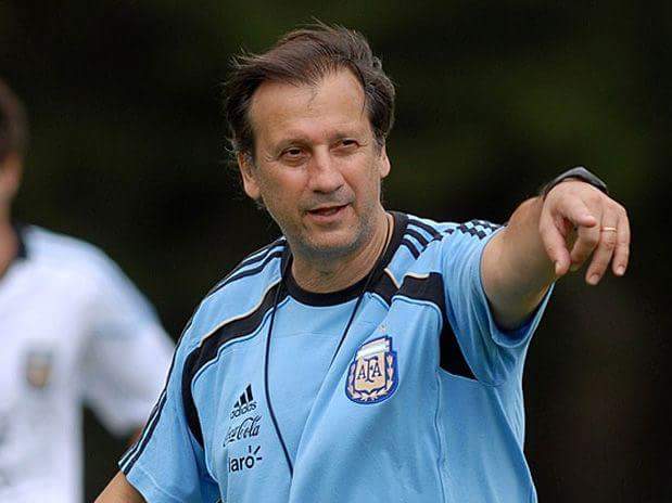 Perazzo a VI.IT.: "Battaglia può migliorare ancora. Pezzella il difensore che tutti gli allenatori vorrebbero avere ed è un grande capitano"