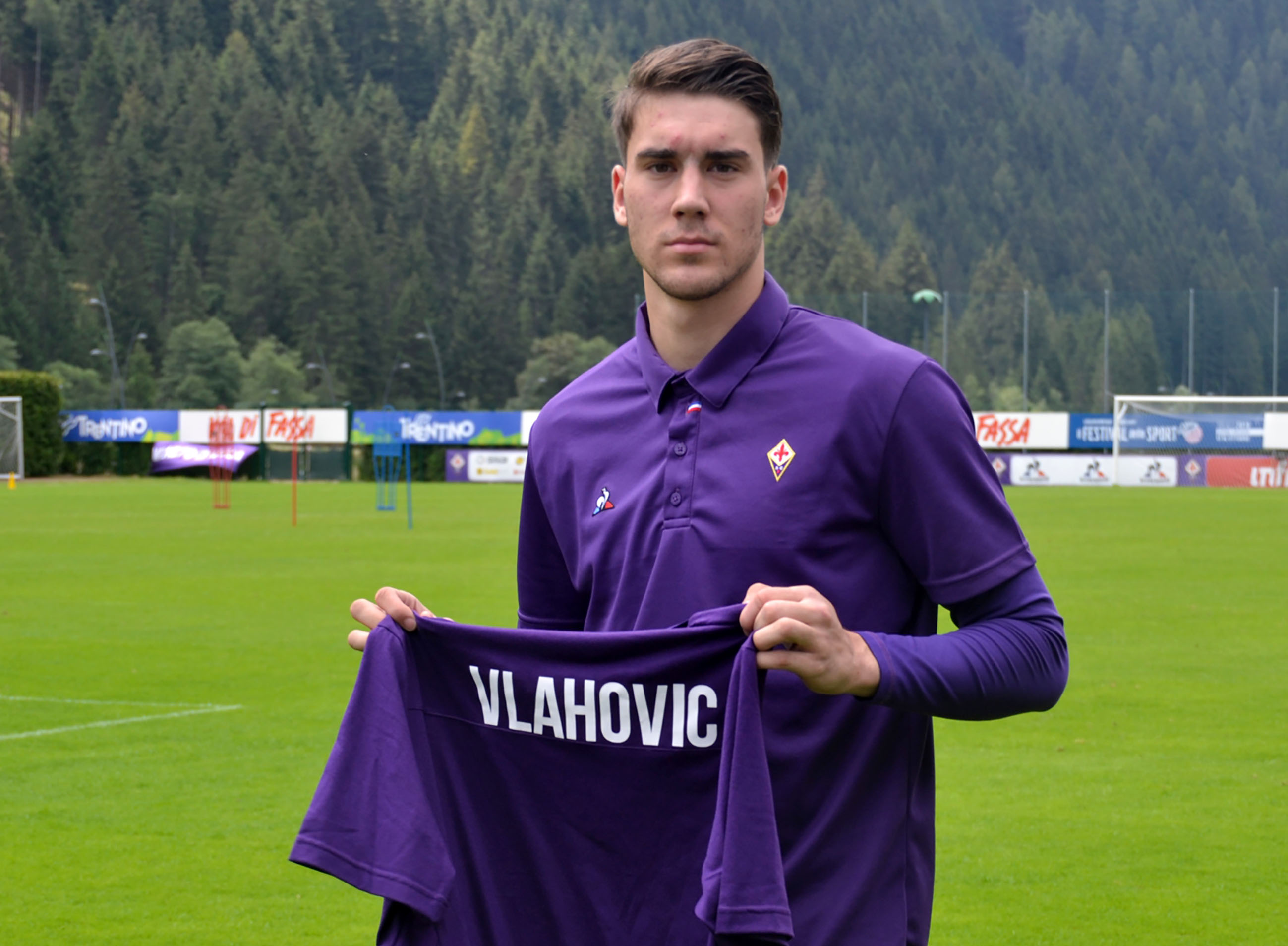 Vlahovic in gol con la Serbia U19, poi viene espulso
