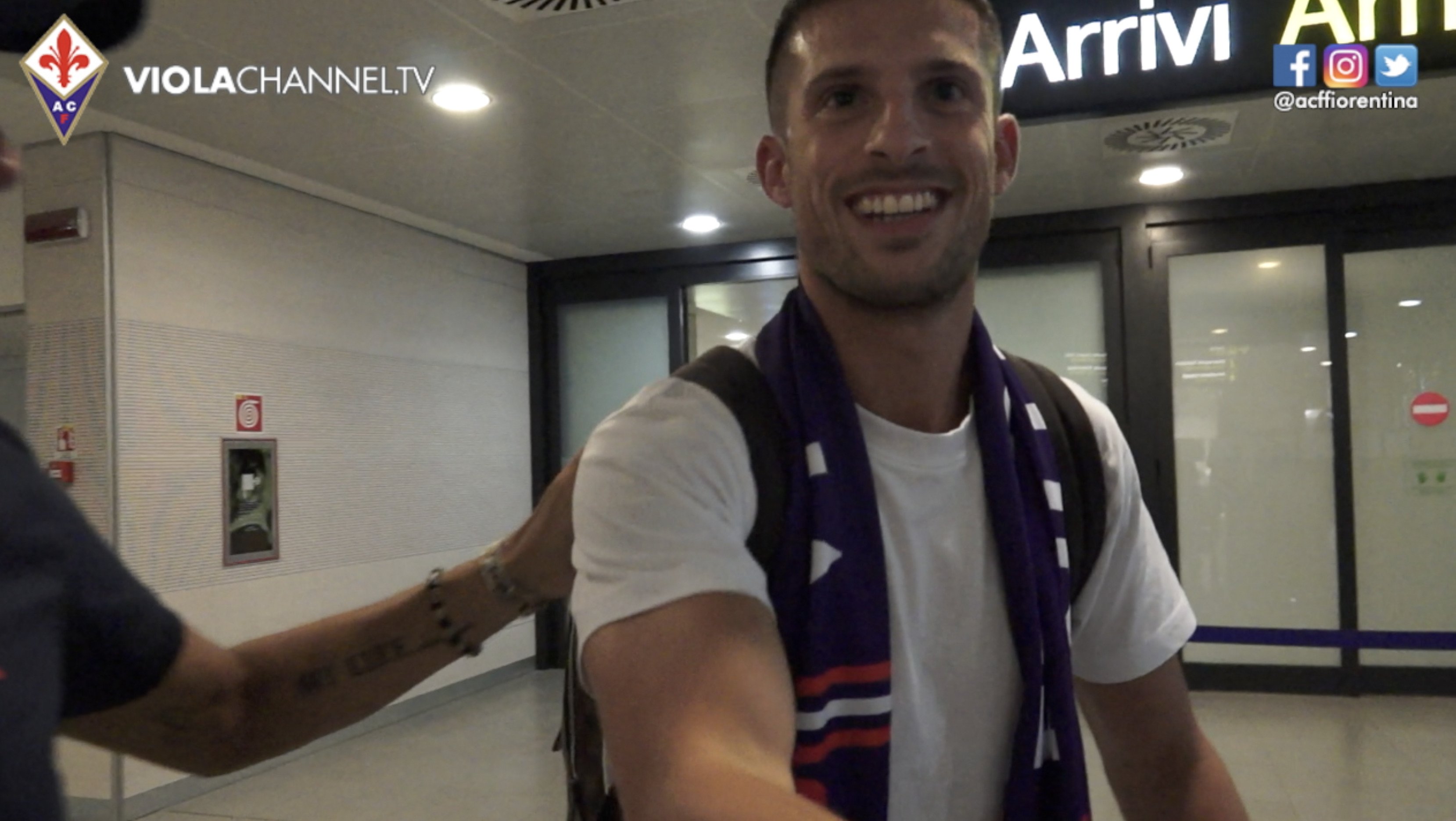 Kevin Mirallas è arrivato a Firenze: "Sono molto contento di essere qui"