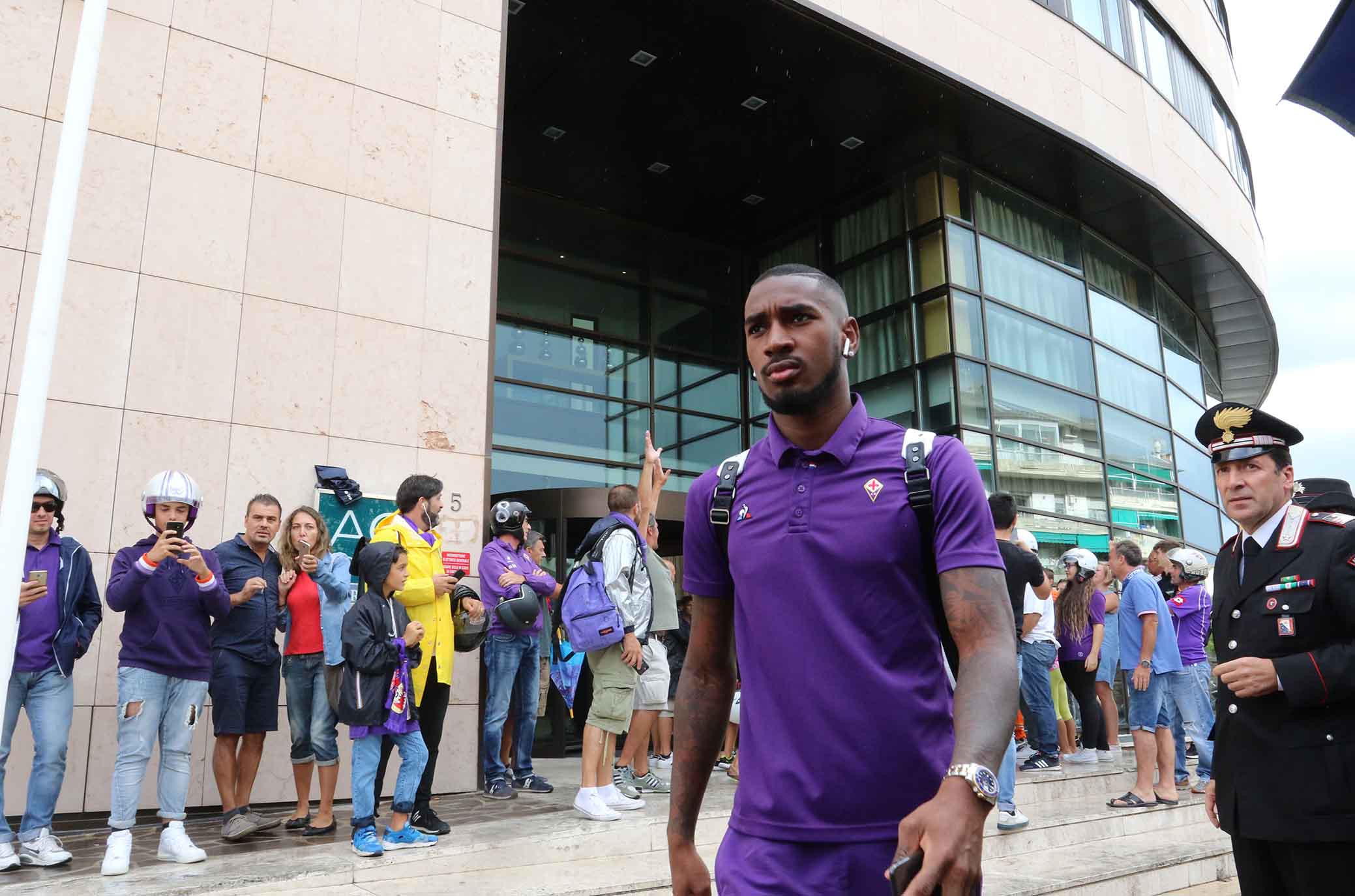 FIORENTINA 02-09-2018 GERSON - TIFOSI DAVANTI ALL'ALBERGO DELLA FIORENTINA. SILPRESS