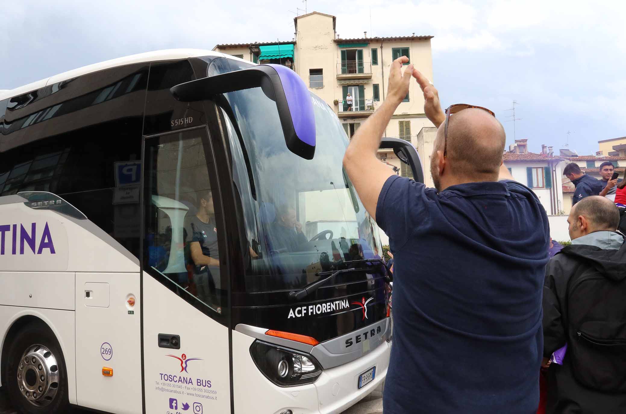 FIORENTINA 02-09-2018 TIFOSI DAVANTI ALL'ALBERGO DELLA FIORENTINA. SILPRESS