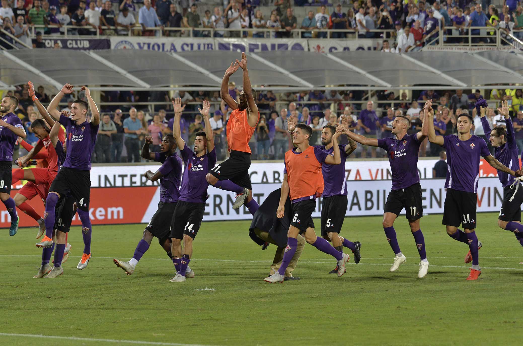 Cresce bene la Fiorentina: terzo posto, miglior difesa e secondo attacco non sono frutto del caso. Firenze e i tifosi piedi per terra ma sognano, e ora l'esame Inter