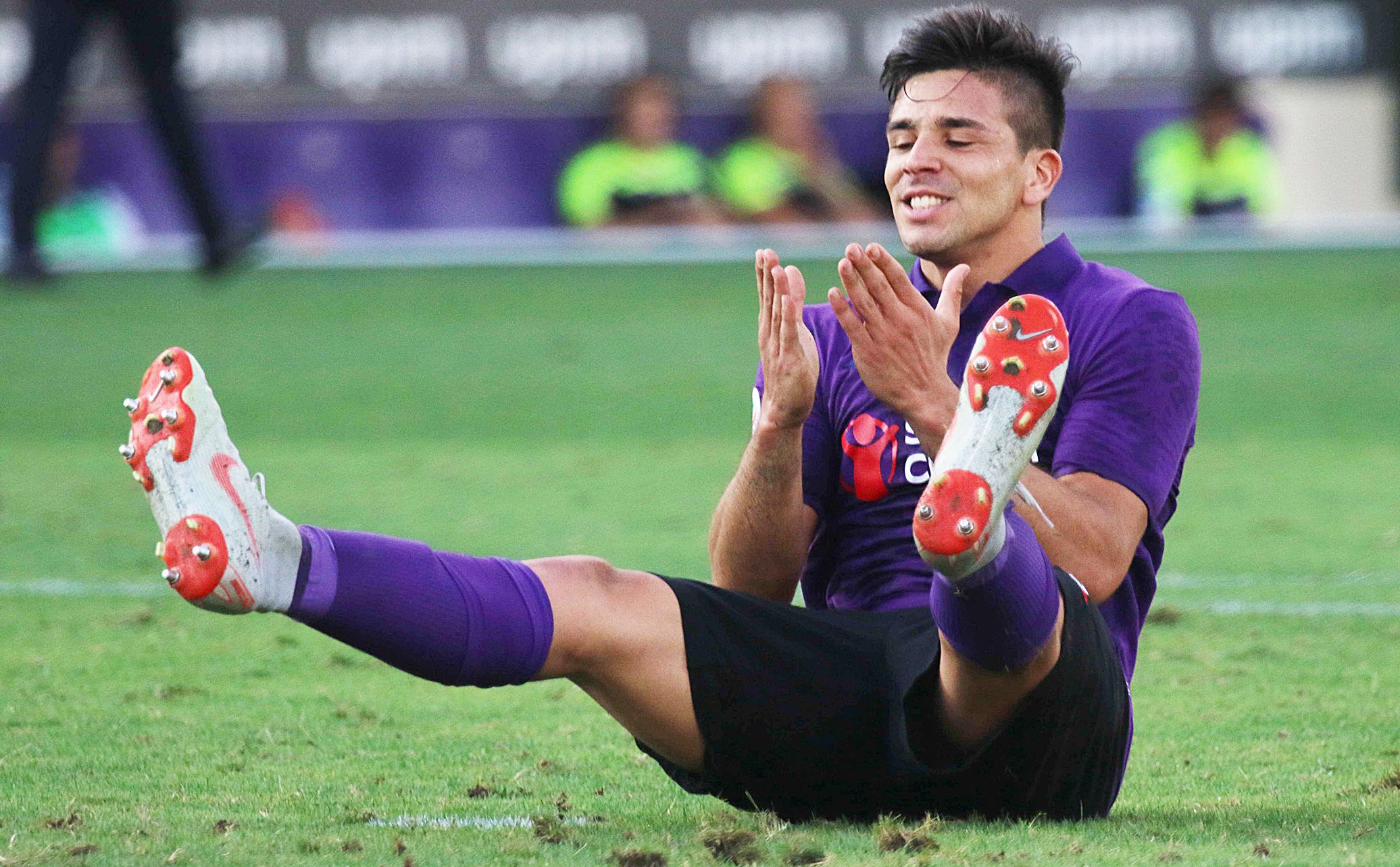 Ospina vs Simeone: nella notte in Argentina-Colombia violento impatto tra i due (VIDEO)
