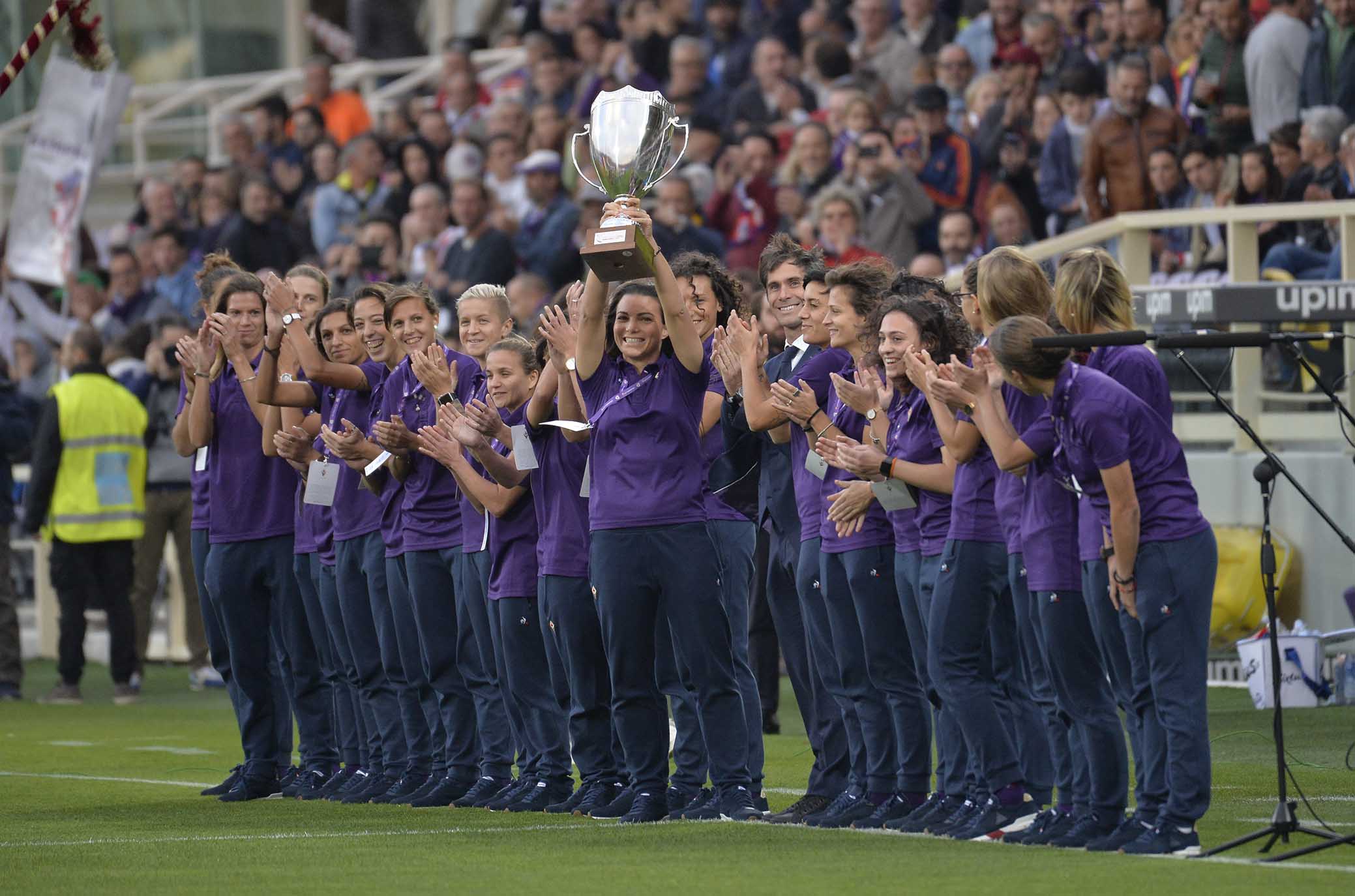 FIORENTINA-CAGLIARI 21-10-2018 LA FIORENTINA WOMEN'S CON LA COPPA VINTA. GALASSI SILVANO/SILPRESS