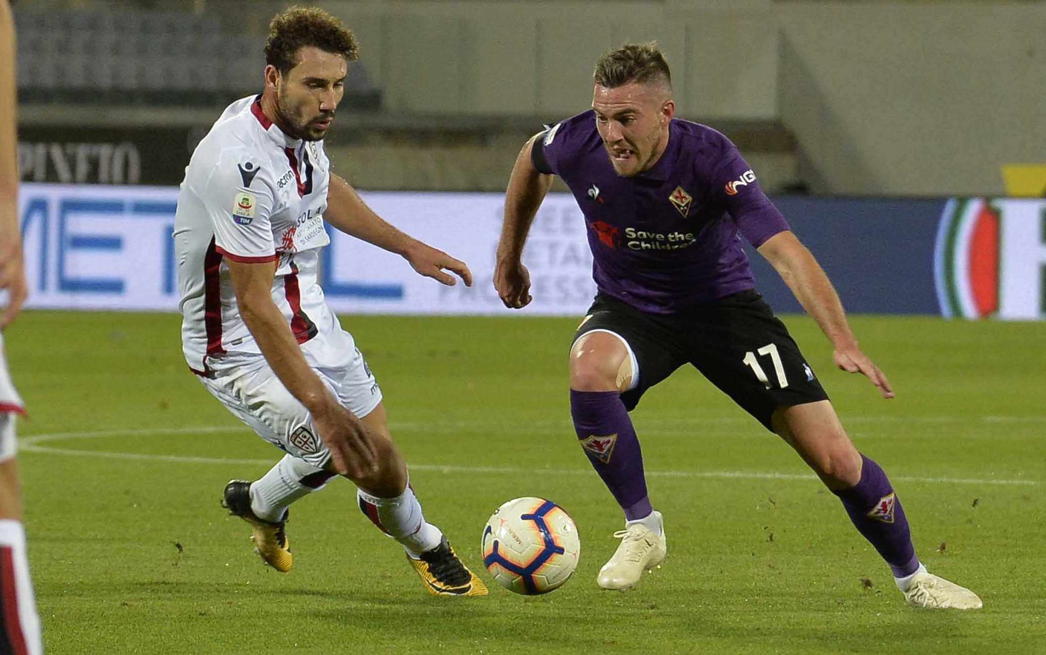 Cagliari-Fiorentina, squadre a confronto: in casa sardi spietati. Pavoletti killer di testa