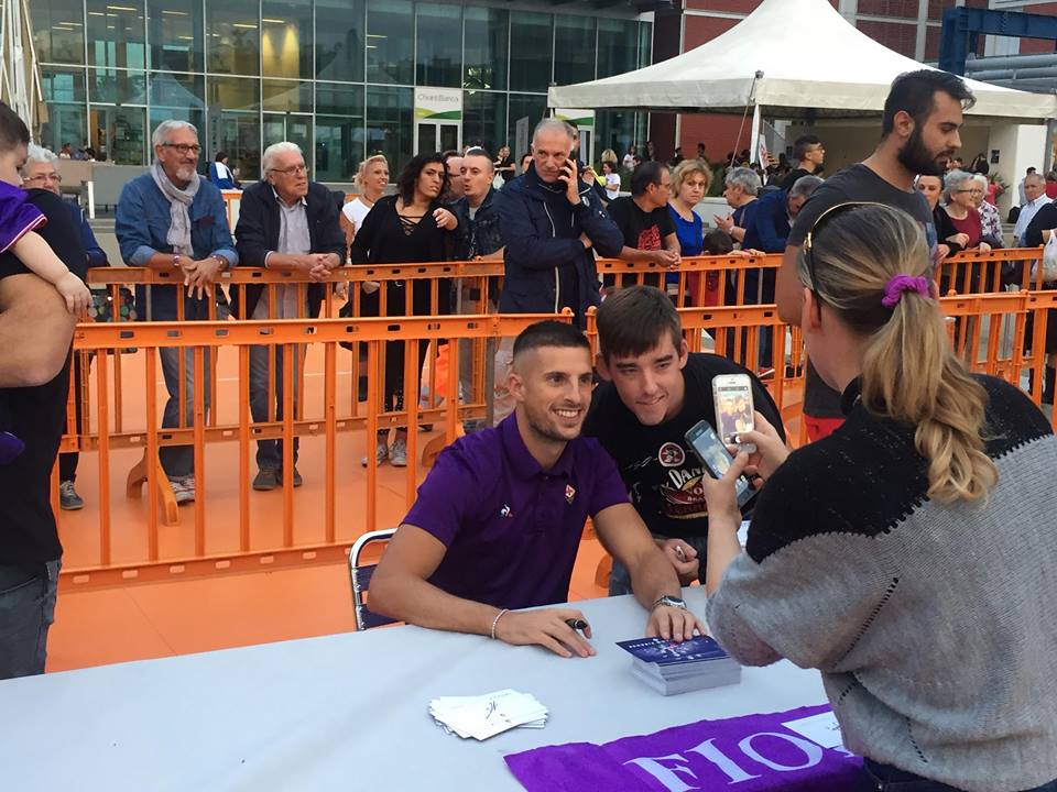 L'abbraccio dei tifosi per Ceccherini, Laurini e Mirallas alla Fiera di Scandicci (FOTO)