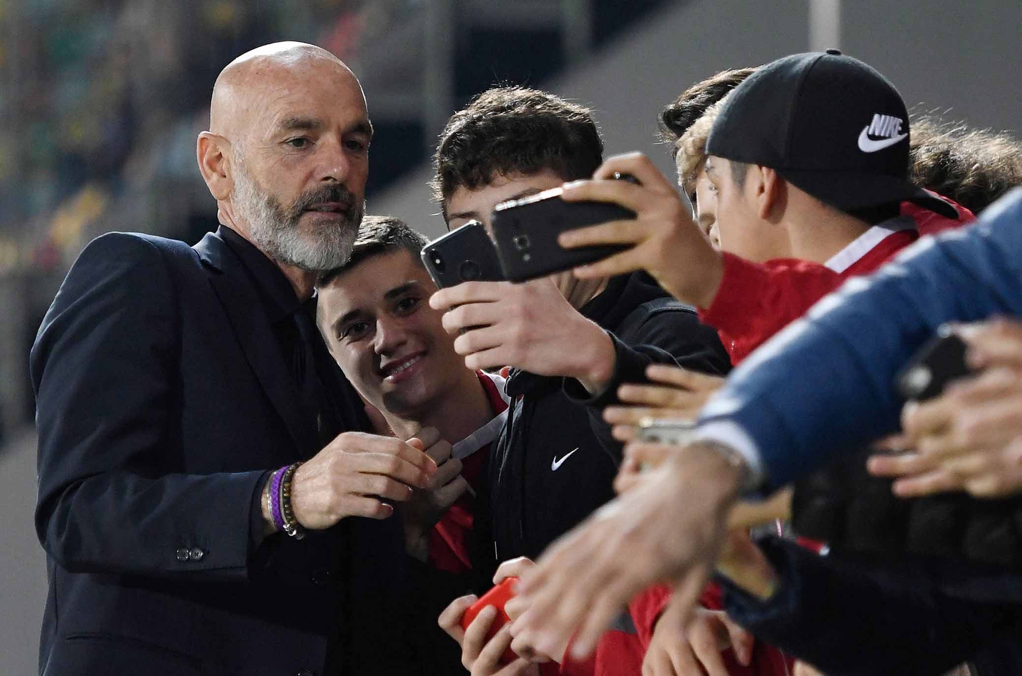 FROSINONE-FIORENTINA 09-11-2018 STEFANO PIOLI FA SELFIE CON I TIFOSI. GALASSI SILVANO/SILPRESS