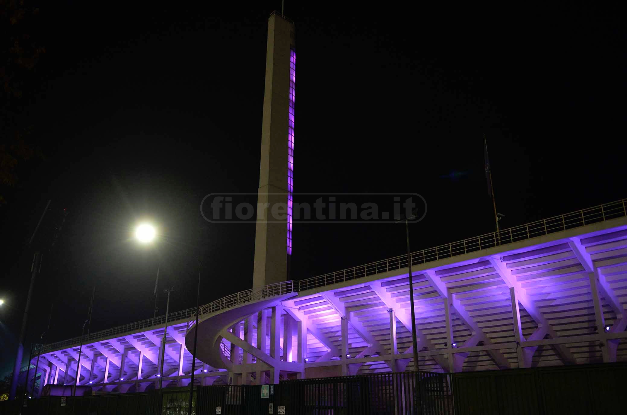 Il Partito Comunista denuncia: "Curve Franchi non sicure. Nuovo stadio..." (FOTO)