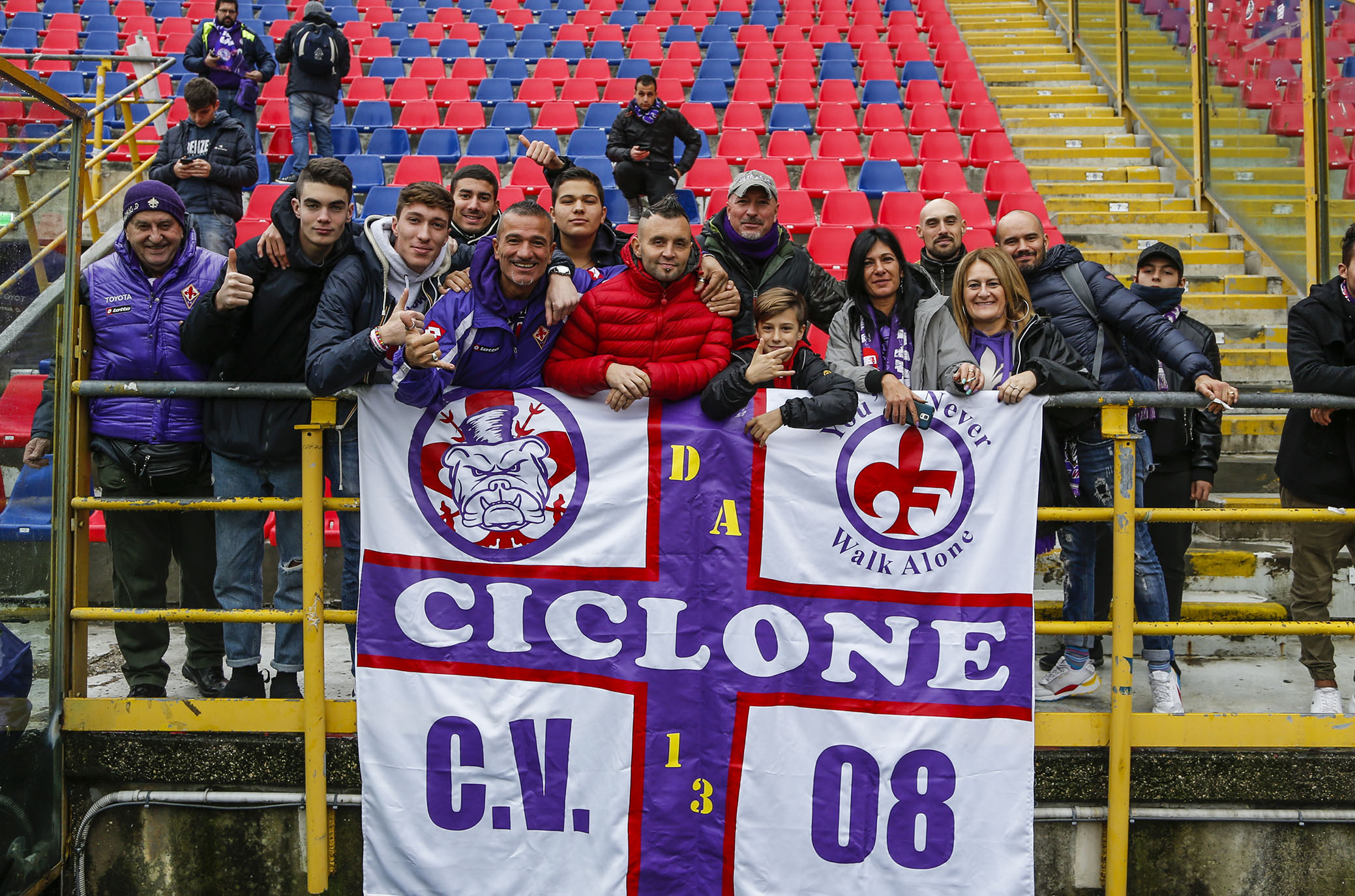 BOLOGNA ITALIA, 25-11-18 - 13° GIORNATA DI CAMPIONATO SERIE A TIM - STADIO RENATO DALL'ARA, BOLOGNA VS FIORENTINA, BY CASTALDI / SILPRESS NELLA FOTO: TIFOSI DELLA FIORENTINA