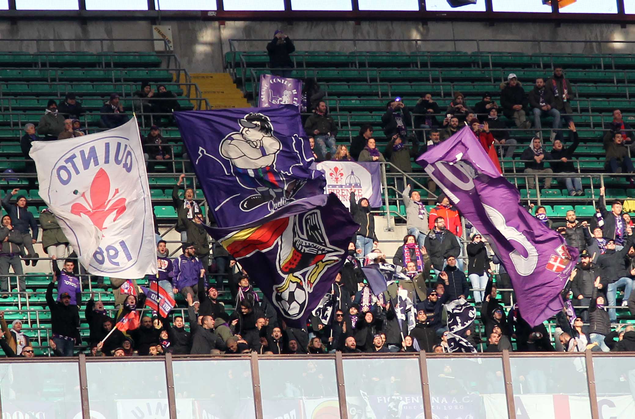 Milan-Fiorentina, le immagini dei tifosi viola nella FOTOGALLERY di VI.IT