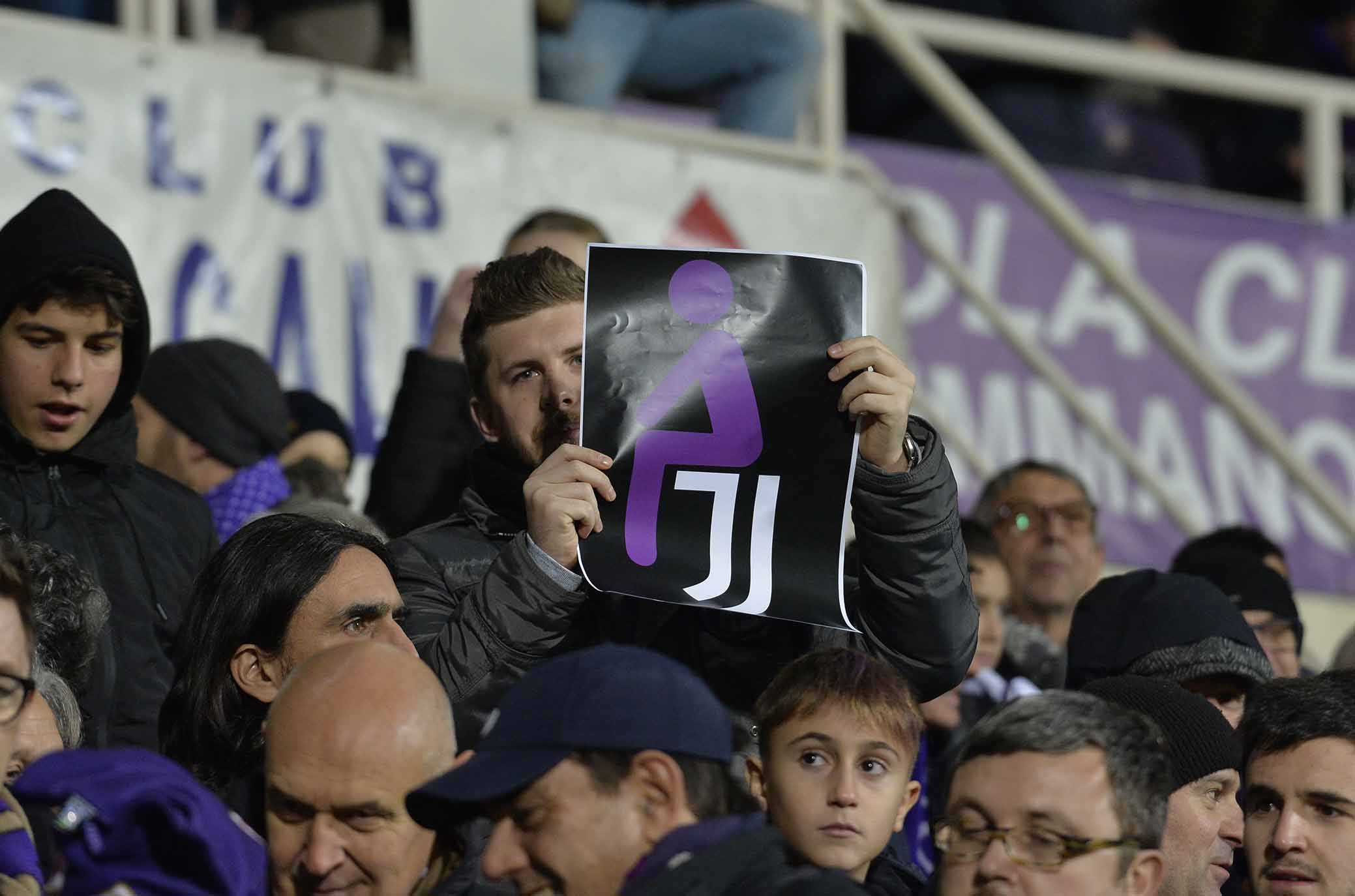 Fiorentina-Juventus, le immagini dei tifosi viola al Franchi