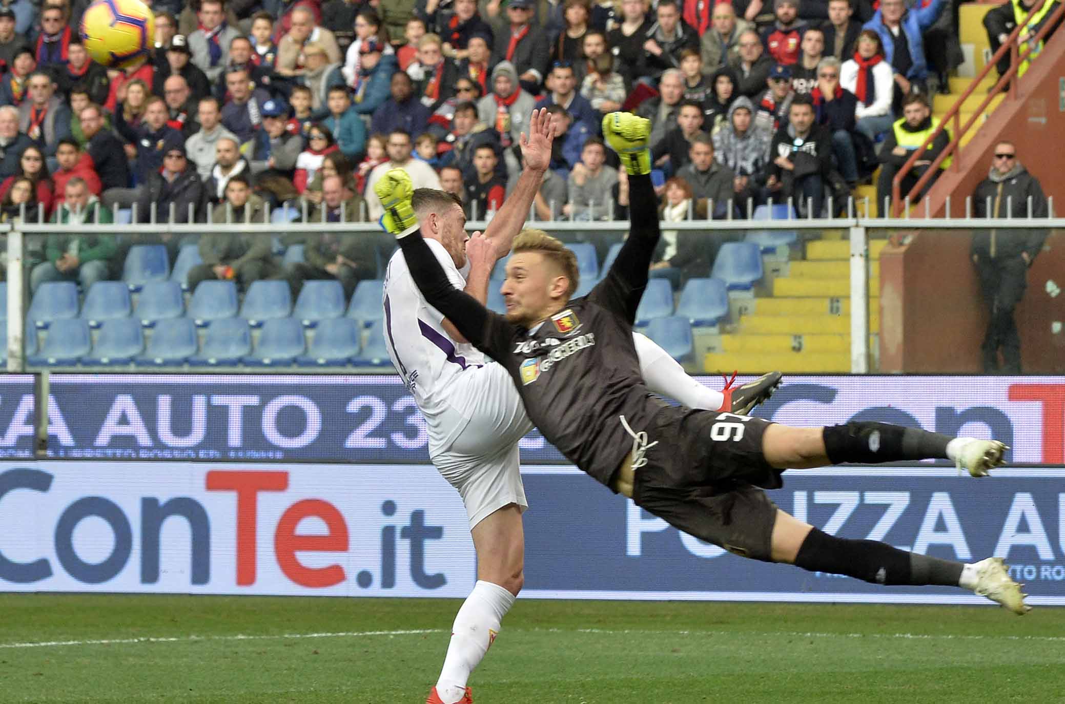 GENOA-FIORENTINA 29-12-2018. ANDREI RADU PARA SU JORDAN VERETOUT. GALASSI SILVANO/SILPRESS