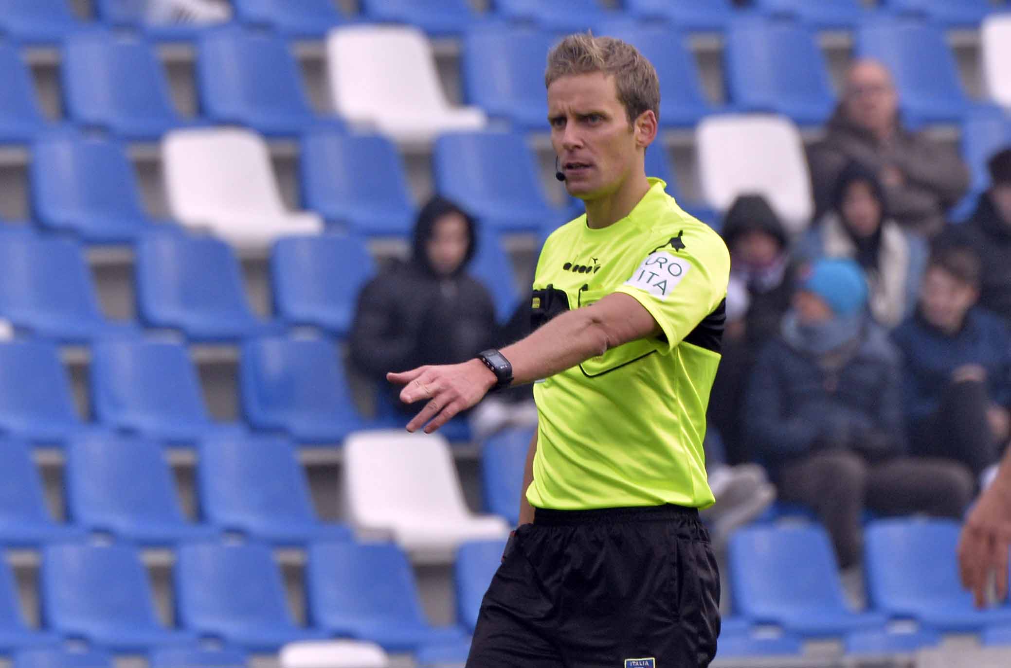 Chiffi tra gli arbitri che ammoniscono di più in Serie A. Occhio ai diffidati, 3 big per i viola