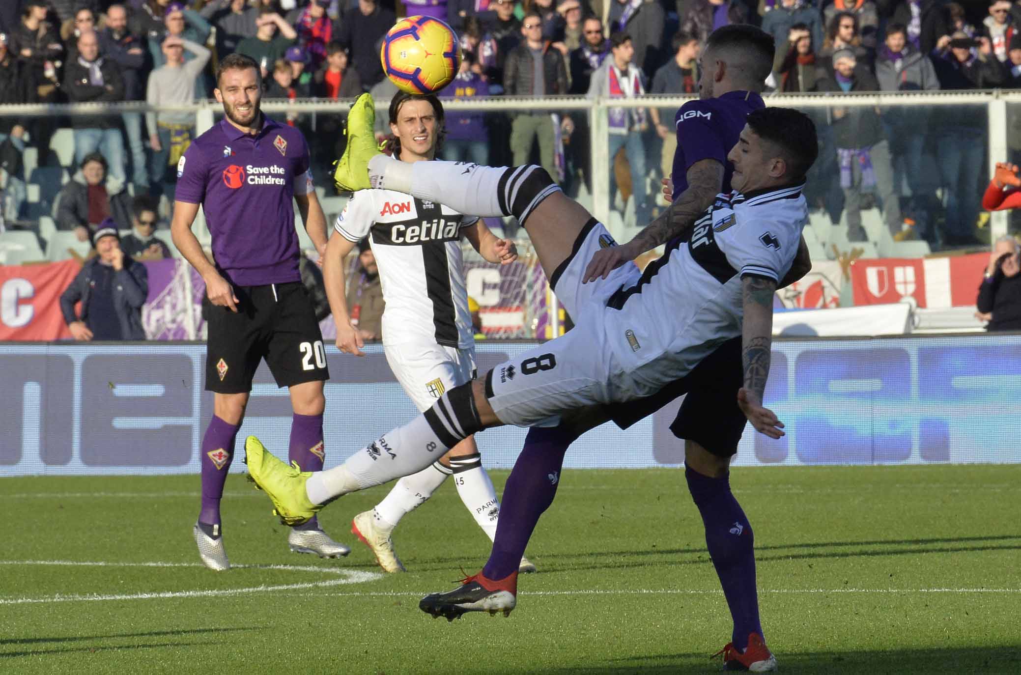 FIORENTINA-PARMA 26-12-2018. ALESSANDRO DEIOLA ANTICIPA CRISTIANO BIRAGHI. GALASSI SILVANO/SILPRESS