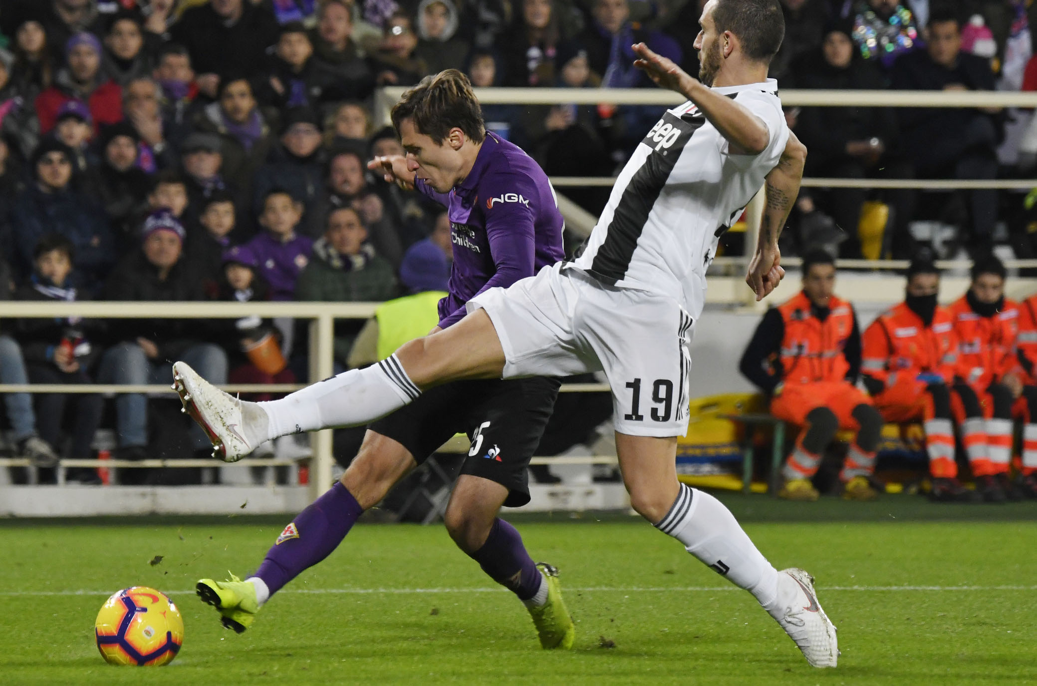 Chiesa, 'ballano' cinque milioni tra Juve e Fiorentina. A Federico contratto da 4,5 mln