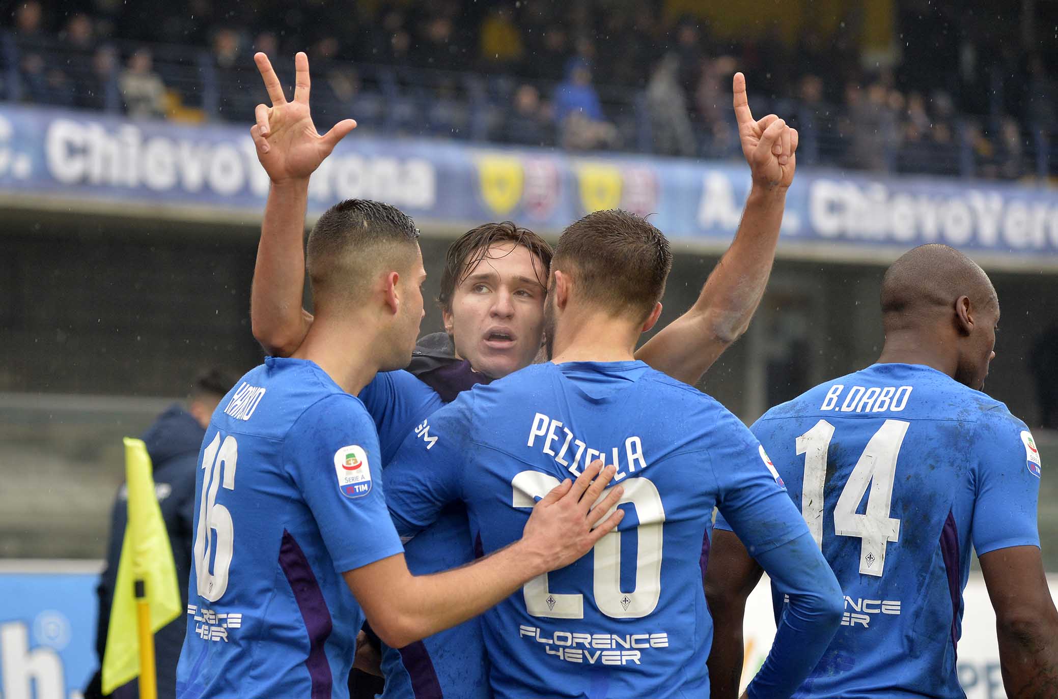 Paradosso Fiorentina, gioca in dieci e vince. Chiesa-Muriel da sballo