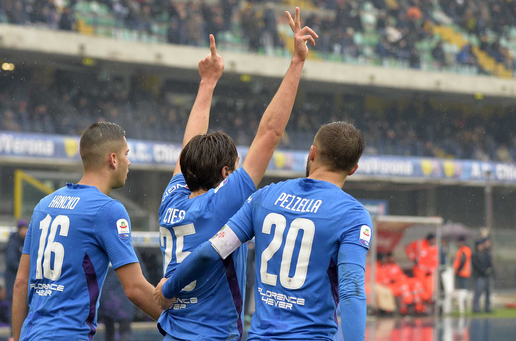 PAGELLE A CONFRONTO: Super Chiesa, male Pezzella-Hugo, Lafont si salva