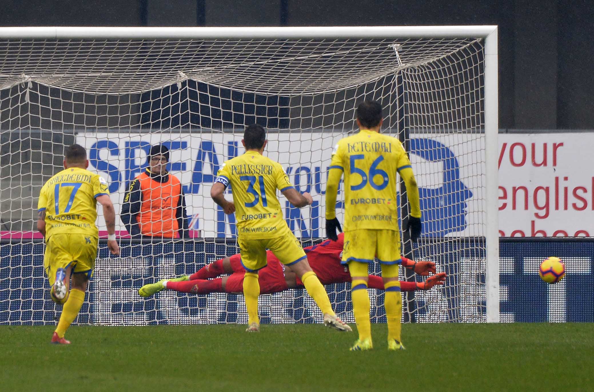 Fiorentina, Inter e Juve sull'attaccante classe 2001 del Chievo Verona Rovaglia