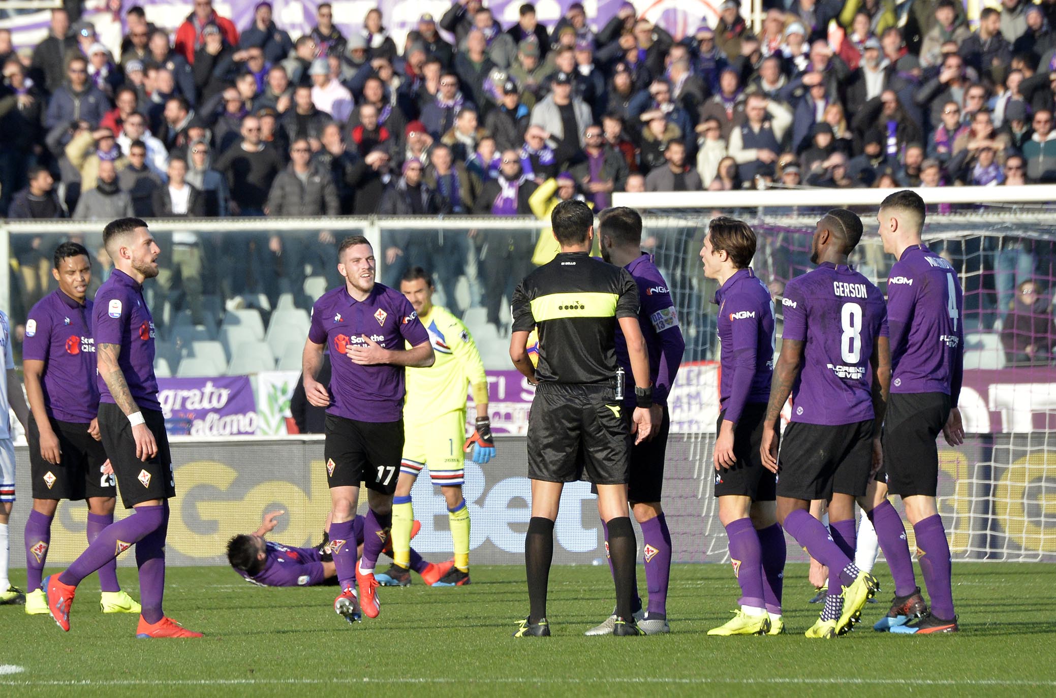 FIORENTINA-SAMPDORIA 20-01-2019 TUTTI A DISCUTERE CON L'ARBITRO DI BELLO. GALASSI SILAVNO/SILPRESS