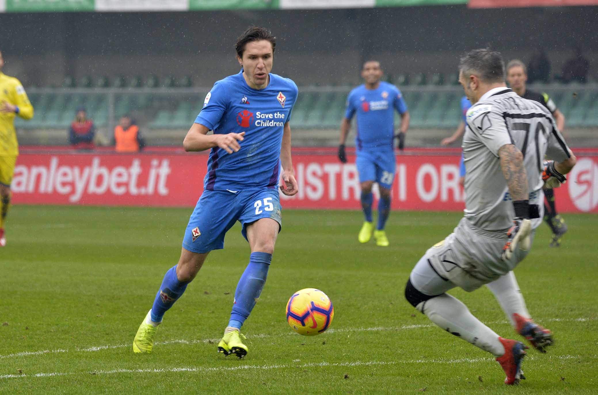 Lunch match, è il terzo esterno della stagione. Fin qui tanti gol con i viola alle 12.30