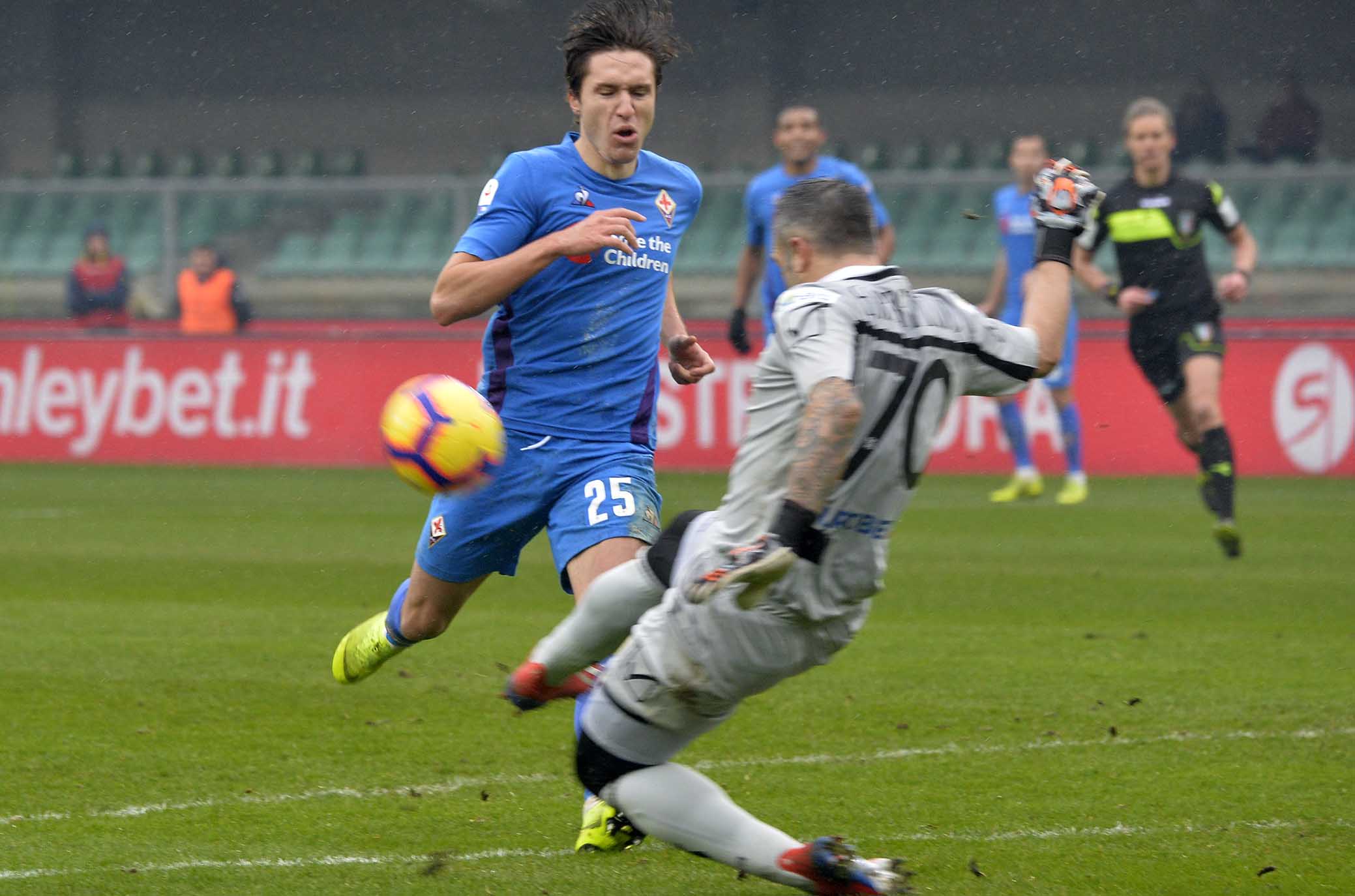 CHIEVO-FIORENTINA 27-01-2019 STEFANO SORRENTINO ANTICIPA FEDERICO CHIESA. GALASSI SILVANO/SILPRESS