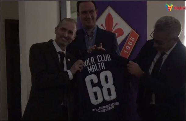 Festa dei giocatori con il Viola Club Malta. Nel ricordo di Astori