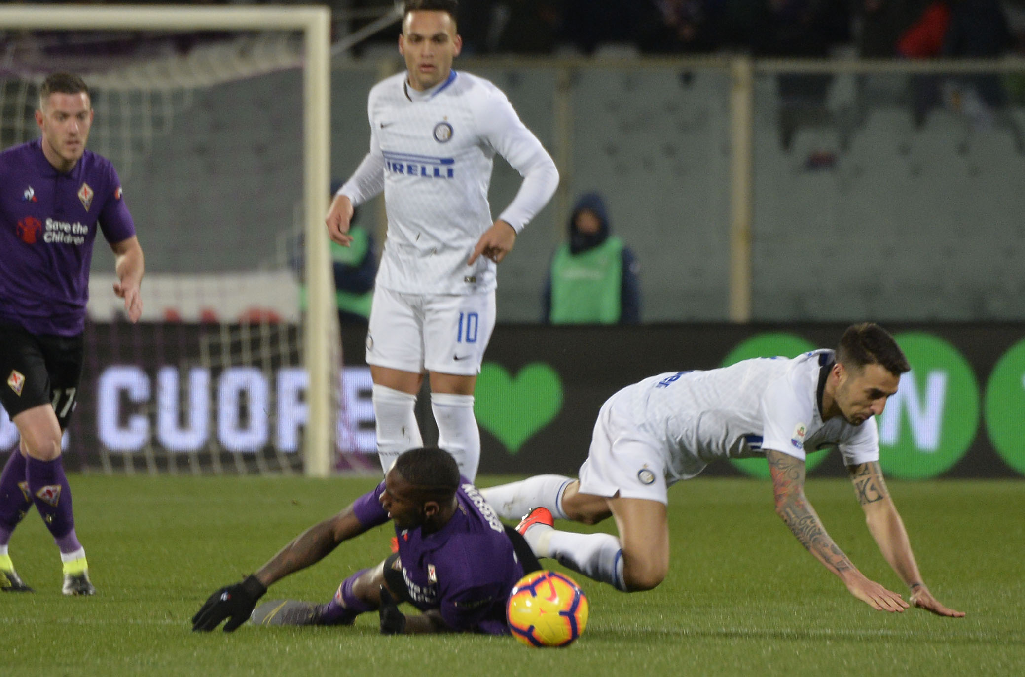 Ex viola, problemi al menisco per Matias Vecino: per ora ha deciso di non operarsi