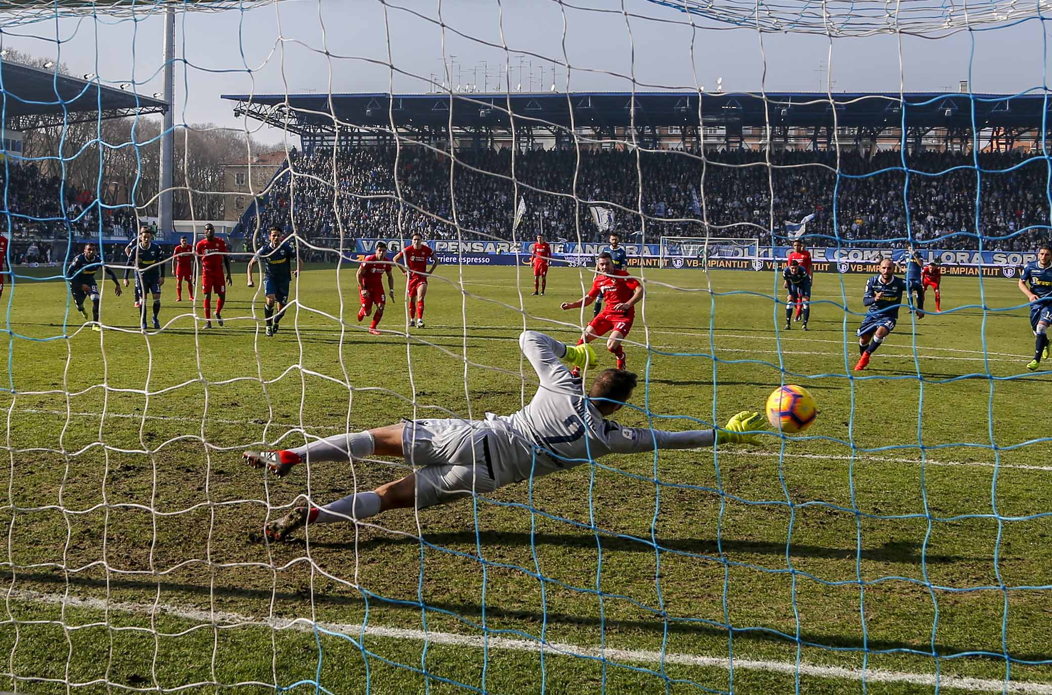 FERRARA - ITALY, 17-02-19 - 24° GIORNATA DI CAMPIONATO SERIE A TIM - STADIO PAOLO MAZZA : SPAL VS FIORENTINA, FOTO DI CASTALDI, NELLA FOTO: GOL SU RIGORE DI JORDAN VERETOUT