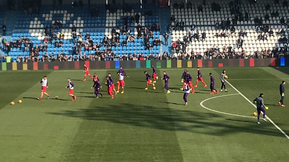 Da Ferrara: Fiorentina in campo (in rosso), già tanti tifosi al Mazza (FOTO)