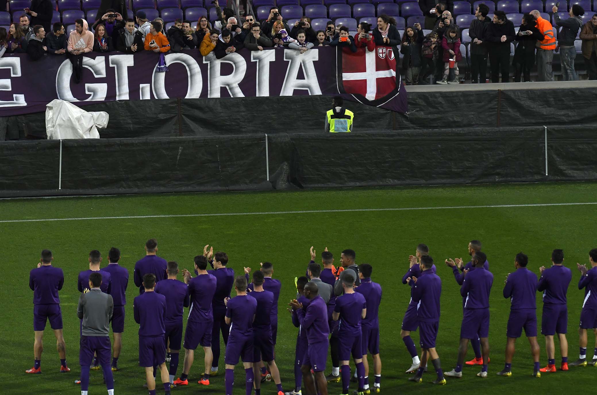 FIORENTINA 25-02-2019 I GIOCATORI DELLA FIORENTINA SALUTANO I TIFOSI. GALASSI SILVANO/SILPRESS