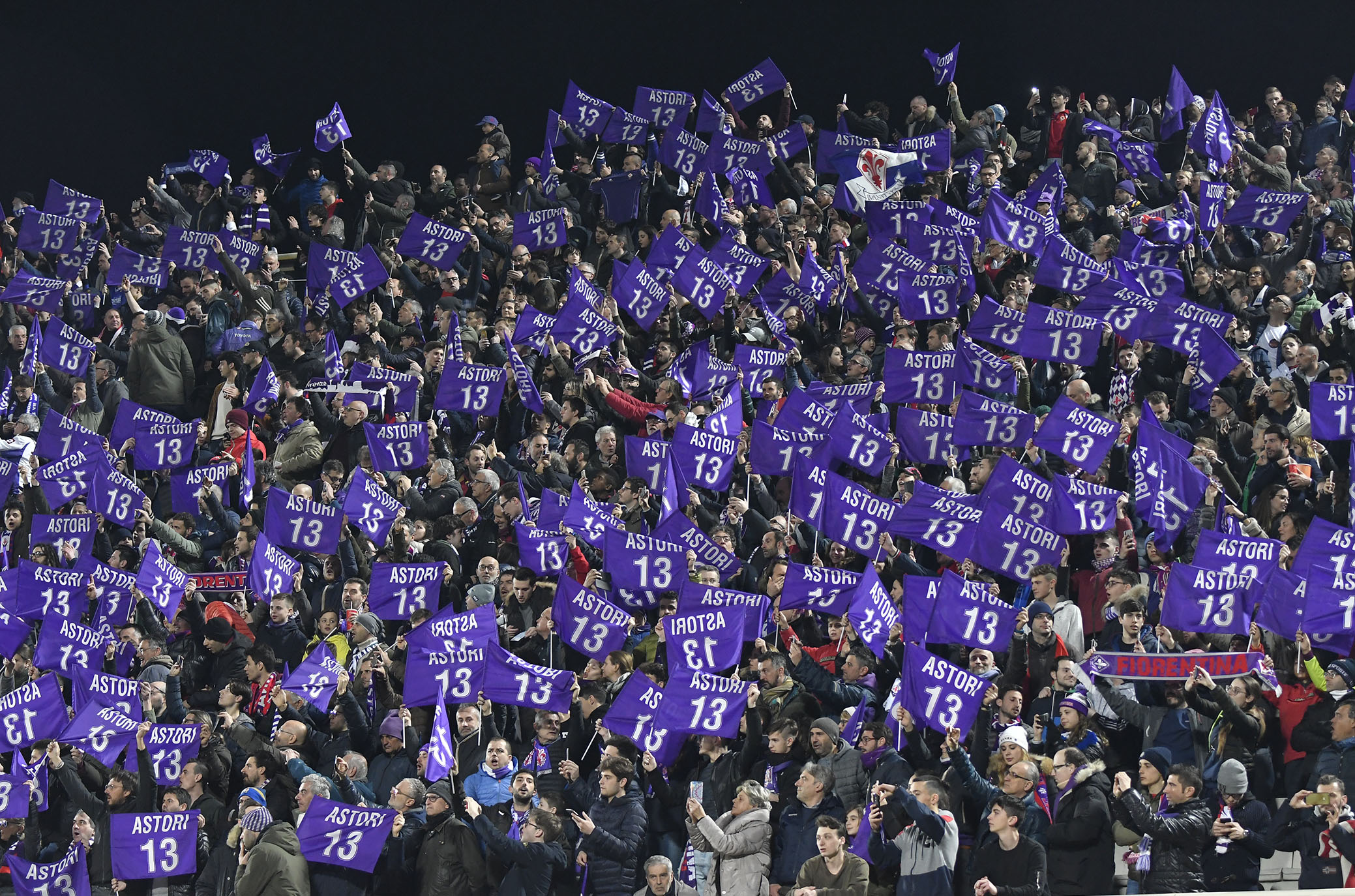 27-02-2019.SEMIFINALE COPPA ITALIA.FIORENTINA-ATALANTA. TIFOSI DELLA FIORENTINA CON LA BANDIERA DI ASTORI.GALASSI SILVANO/SILPRESS.