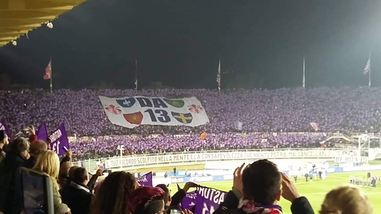 Fiorentina-Atalanta, la coreografia dei tifosi viola (FOTO)
