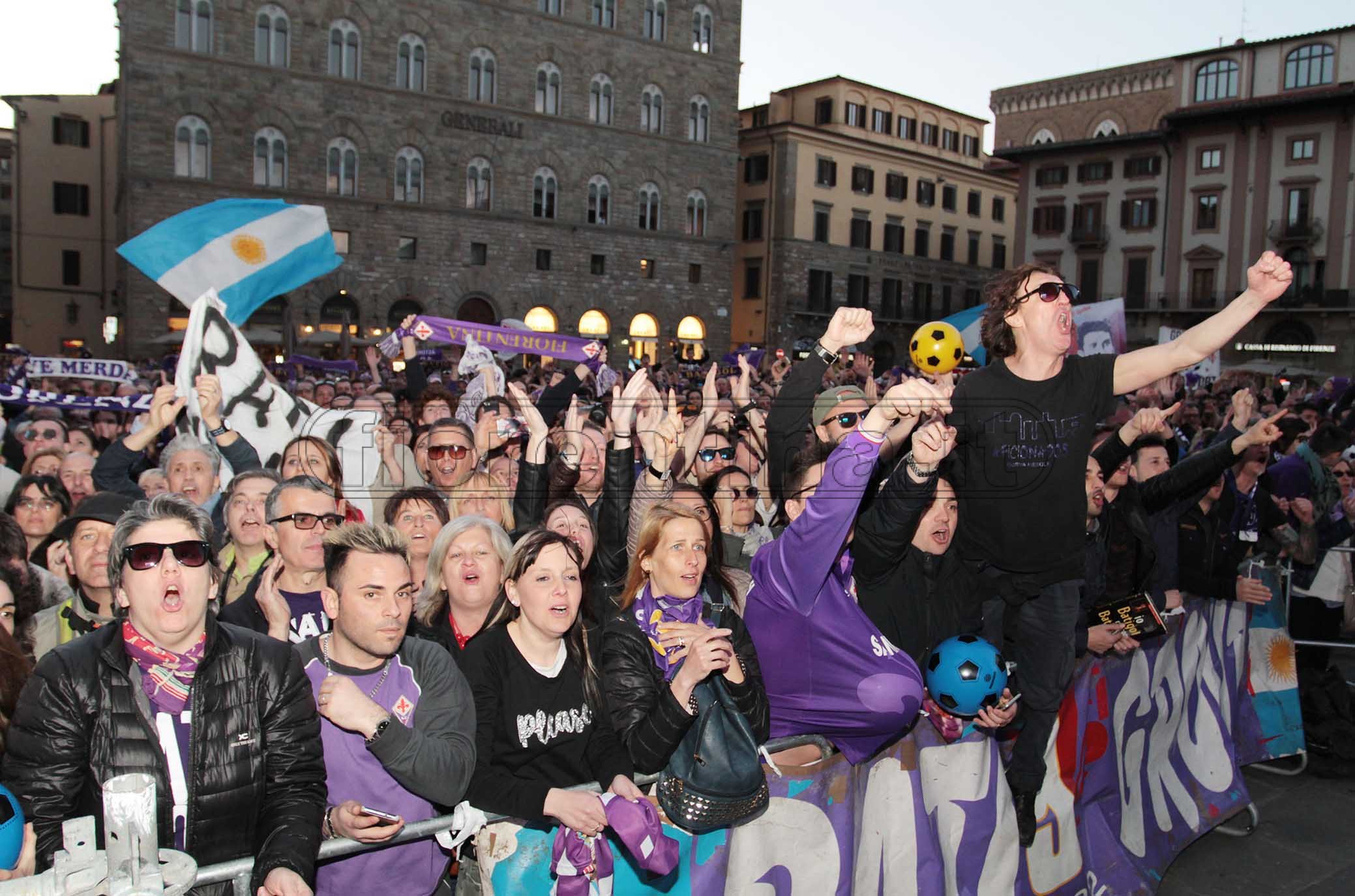 FIORENTINA 31-03-2019 GFESTA PER I 50 ANNI DI GABRIEL BATISTUTA IN PIAZZA DELLA SIGNORIA. TIFOSI GALASSI SILVANO/SILPRESS