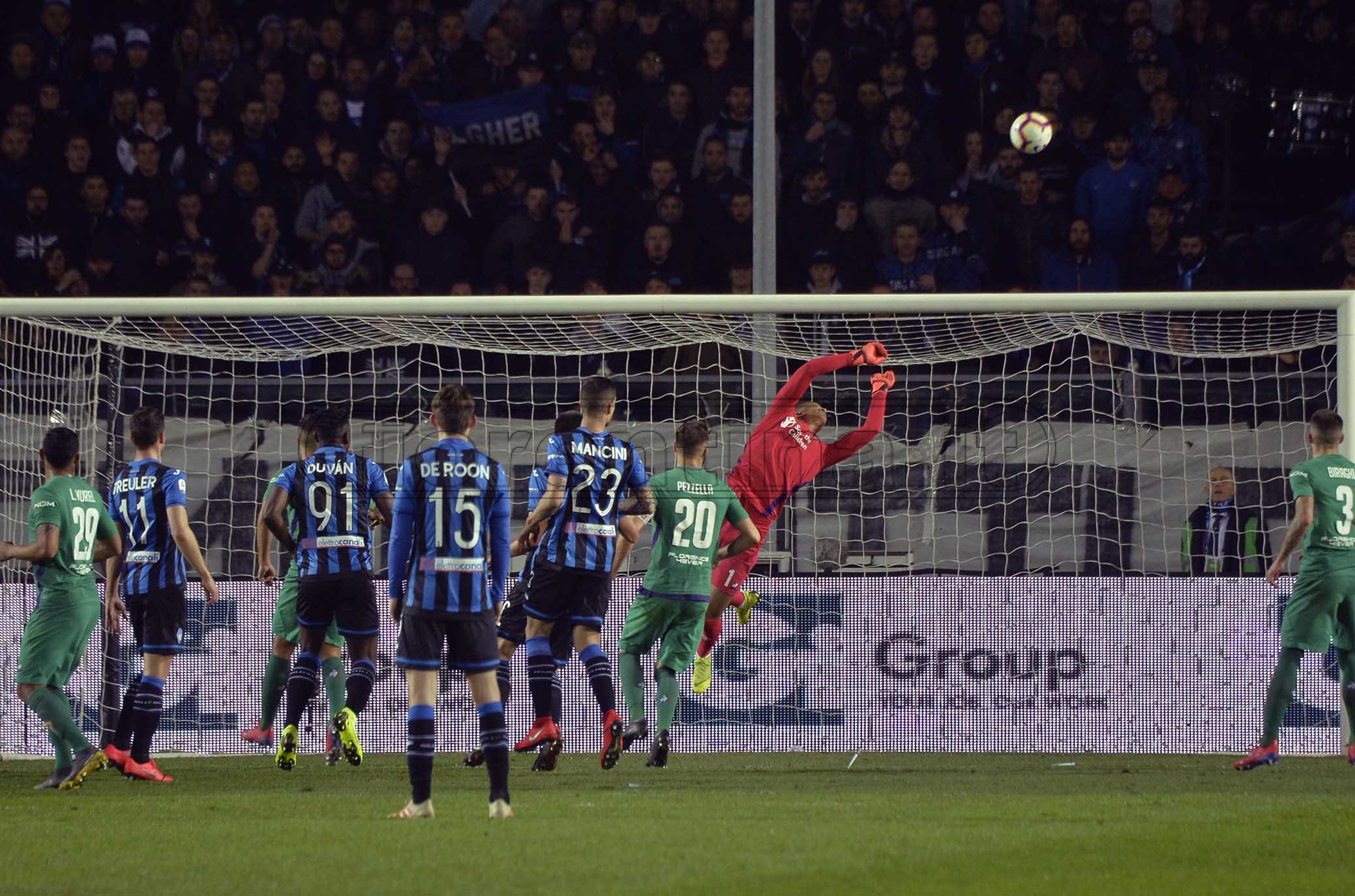 Nove gol presi in una settimana. La difesa che era dei record è diventata un colabrodo