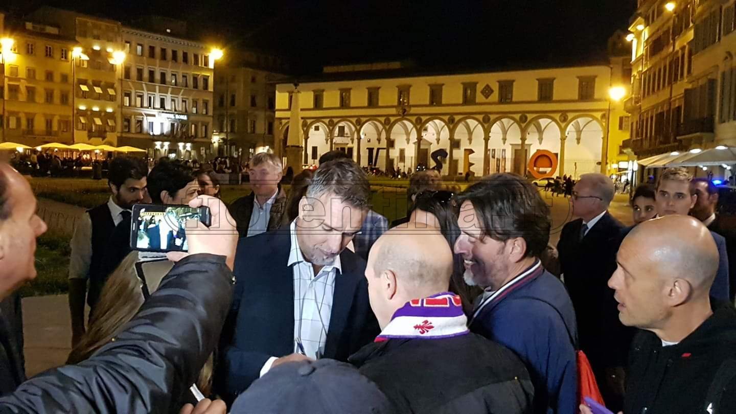 Batistuta arrivato alla cena di gala in suo onore (VIDEO)