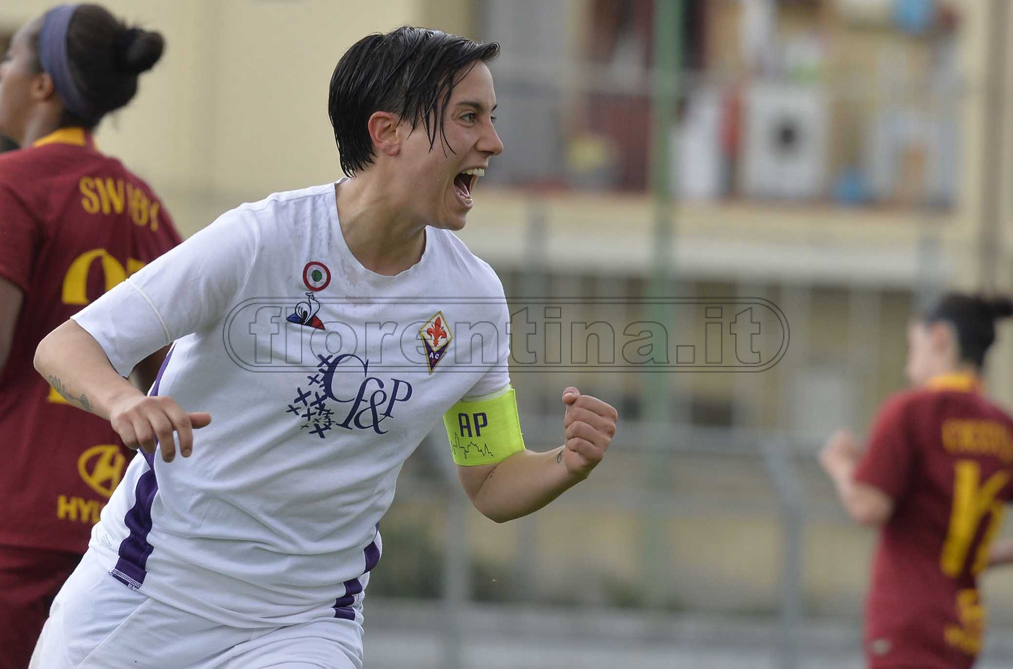 Parisi: "Giocare nella Fiorentina mi ha fatto sentire calciatrice"