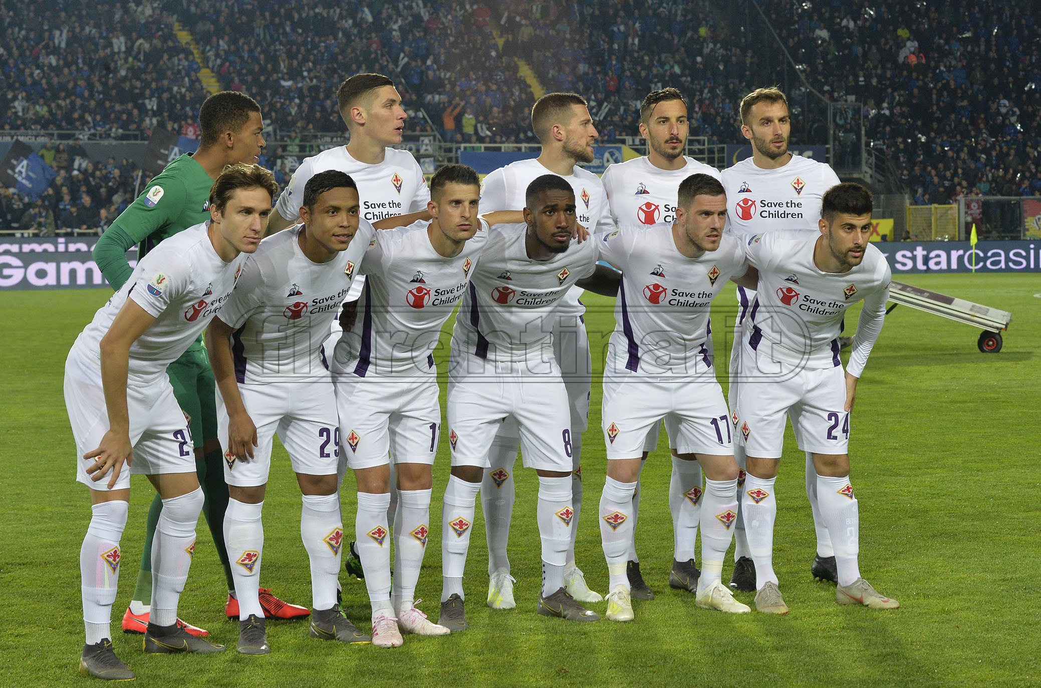 Fiorentina, oggi contro il Milan con una maglia celebrativa per ricordare il secondo scudetto