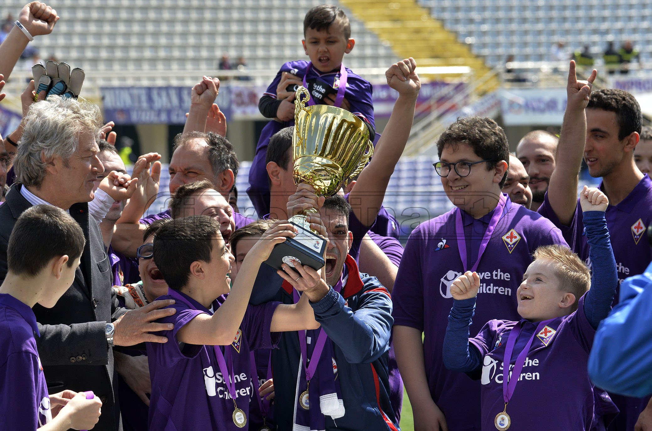 FIORENTINA-BOLOGNA 14-04-2019 GIACARLO ANTOGNONI CON I RAGAZZI IN CAMPO. GALASSI SILVANO/SILPRESS