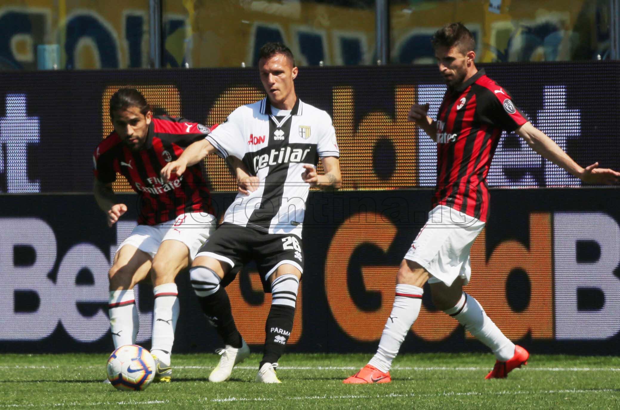 Serie A, il Milan pareggia a Parma e mette a rischio il posto Champions
