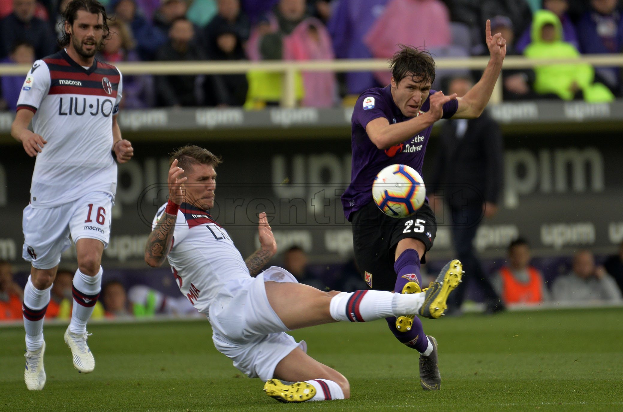Bologna-Fiorentina a confronto: rossoblu creano e segnano tanto. Dietro concedono molto