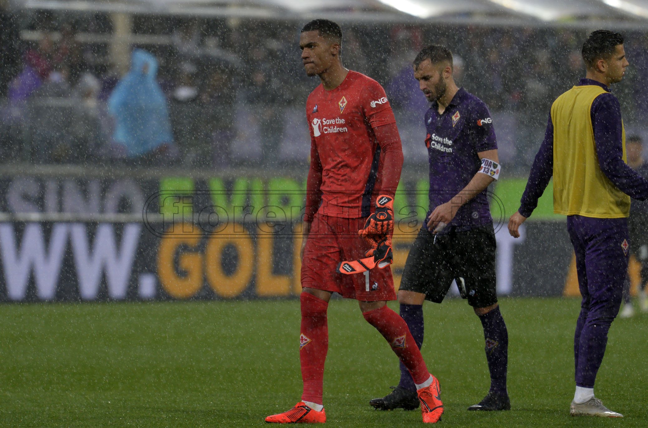 La difesa stavolta regge: 'clean sheet' dopo 17 gol subiti in 9 gare. Ma davanti che fatica
